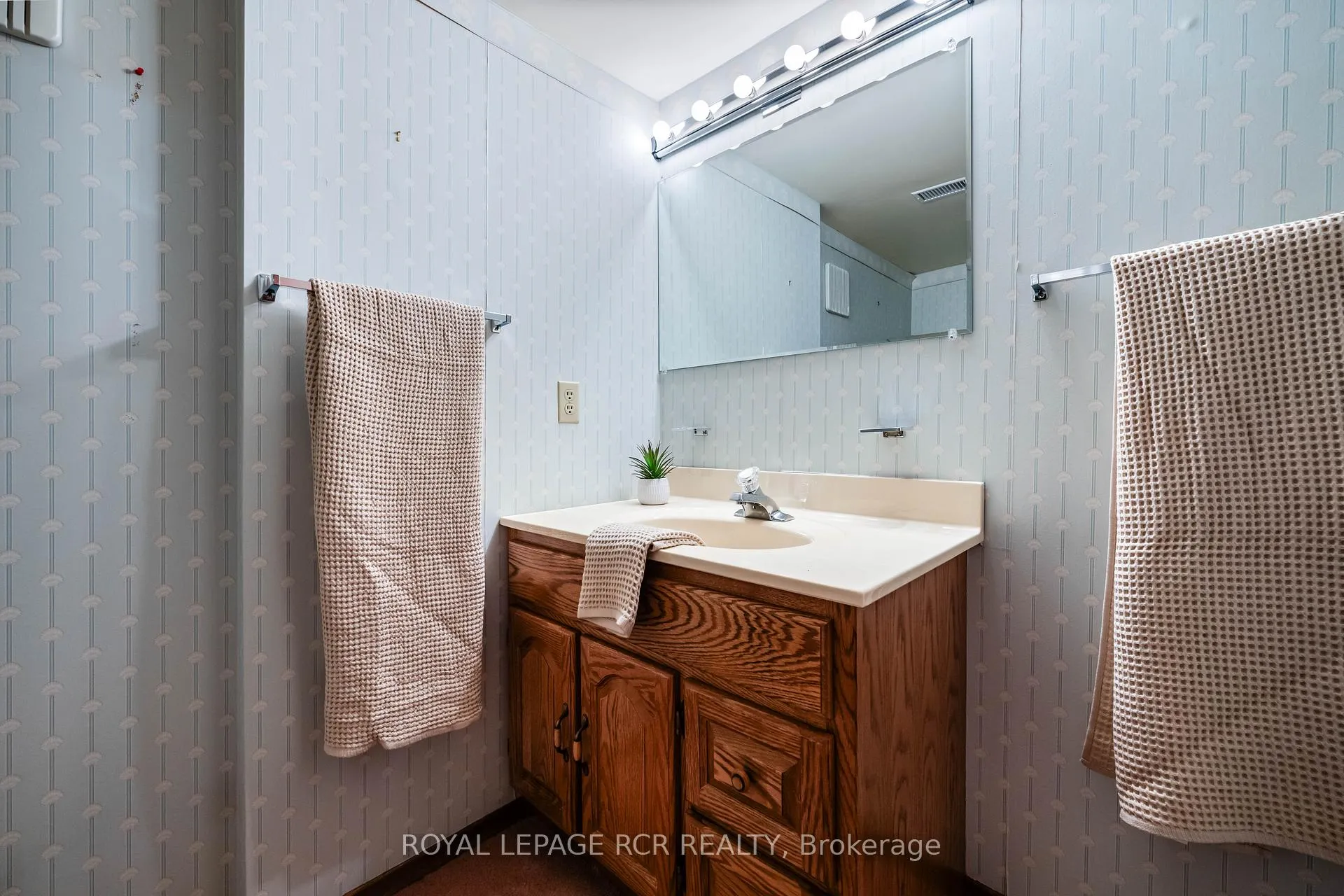 Photo 27 of 198 Bartley Bull Parkway, Brampton, Brampton East — HOMEH