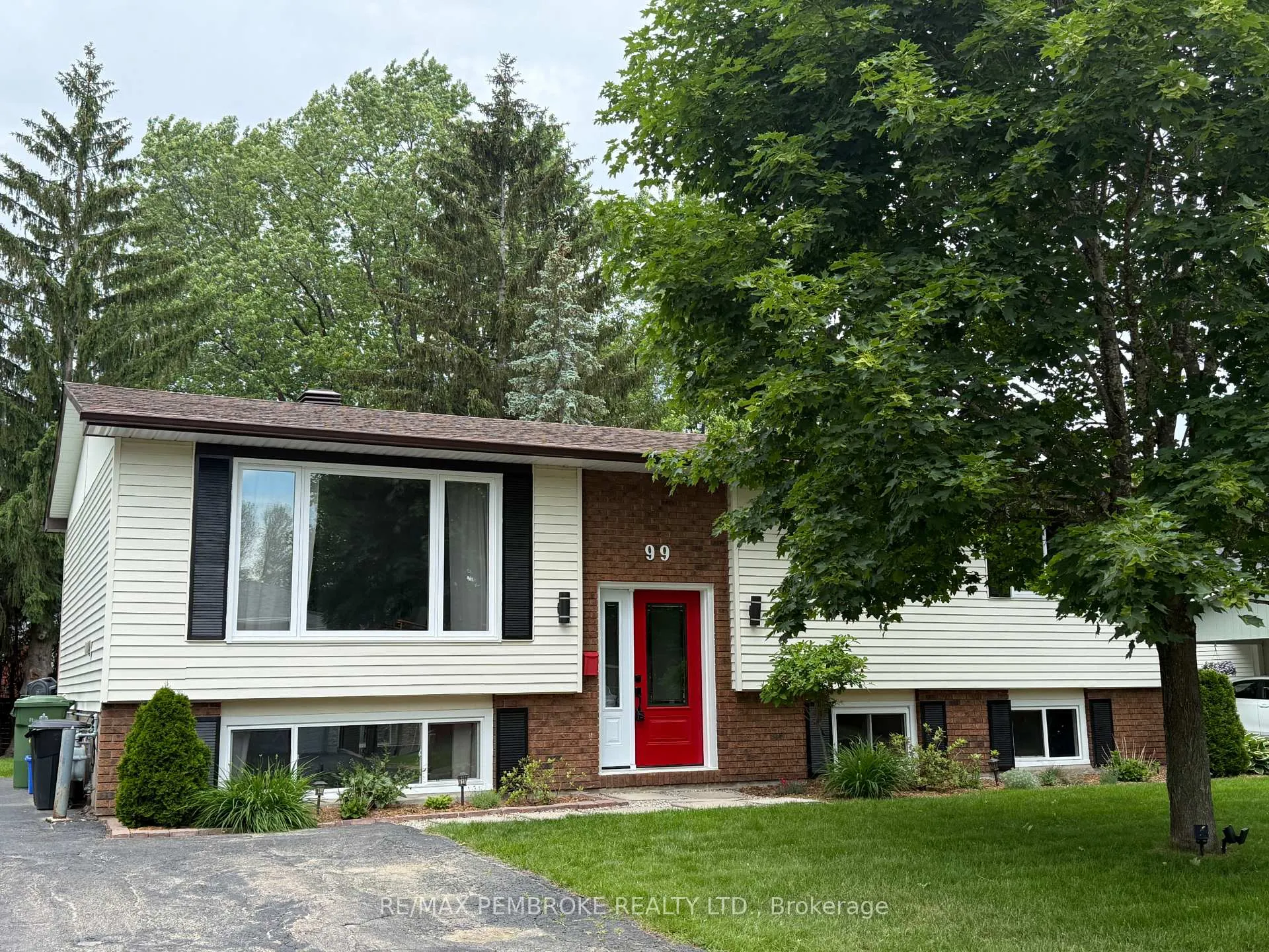 Photo 2 of 99 Noik Drive, Pembroke, Pembroke — HOMEH