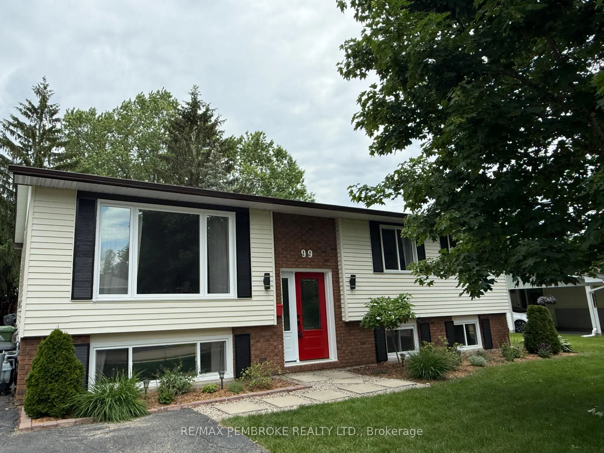 Photo 3 of 99 Noik Drive, Pembroke, Pembroke — HOMEH