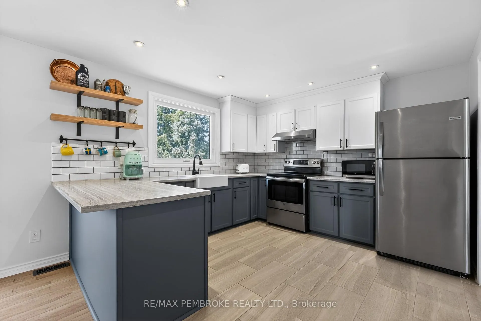 Photo 6 of 99 Noik Drive, Pembroke, Pembroke — HOMEH