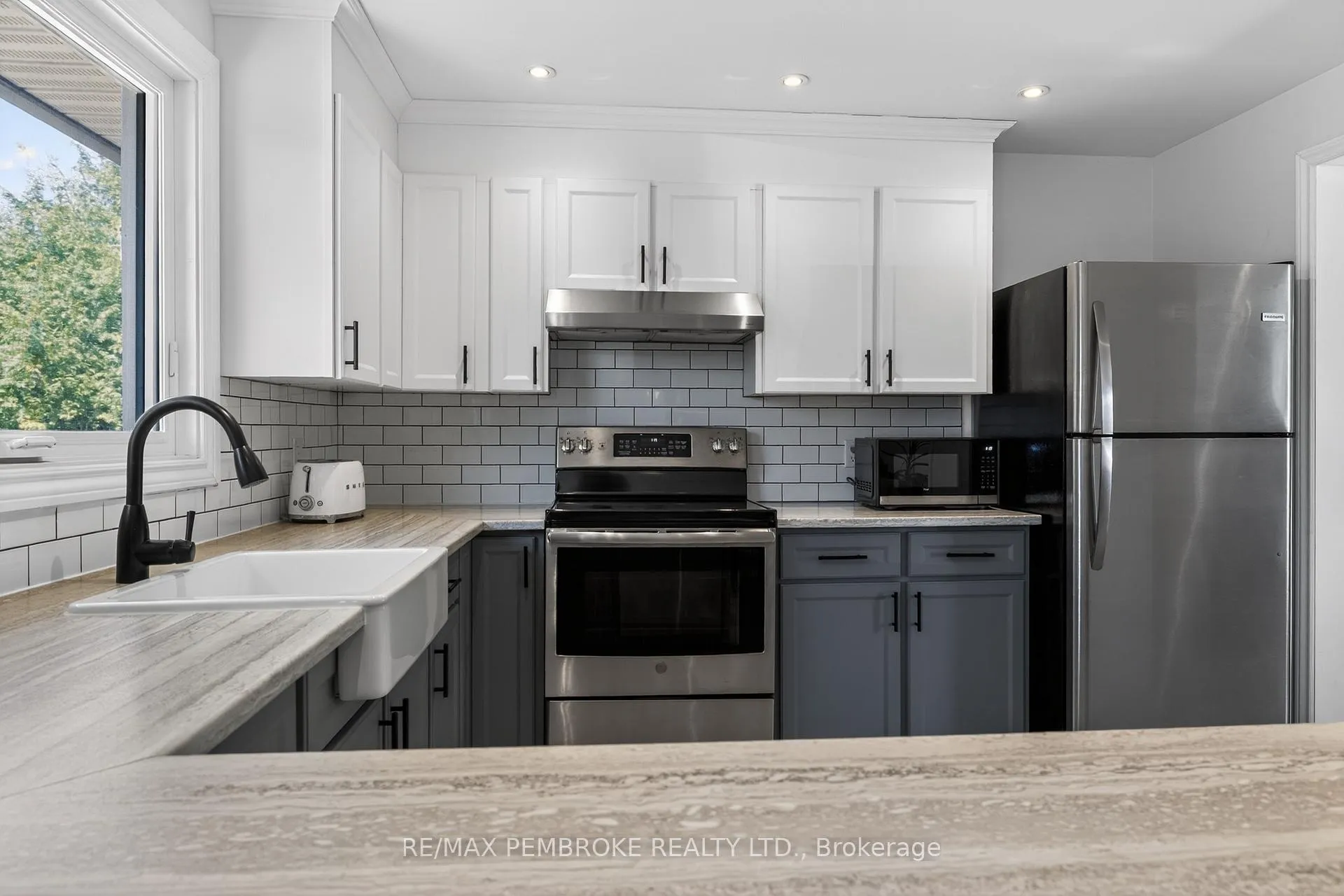 Photo 8 of 99 Noik Drive, Pembroke, Pembroke — HOMEH