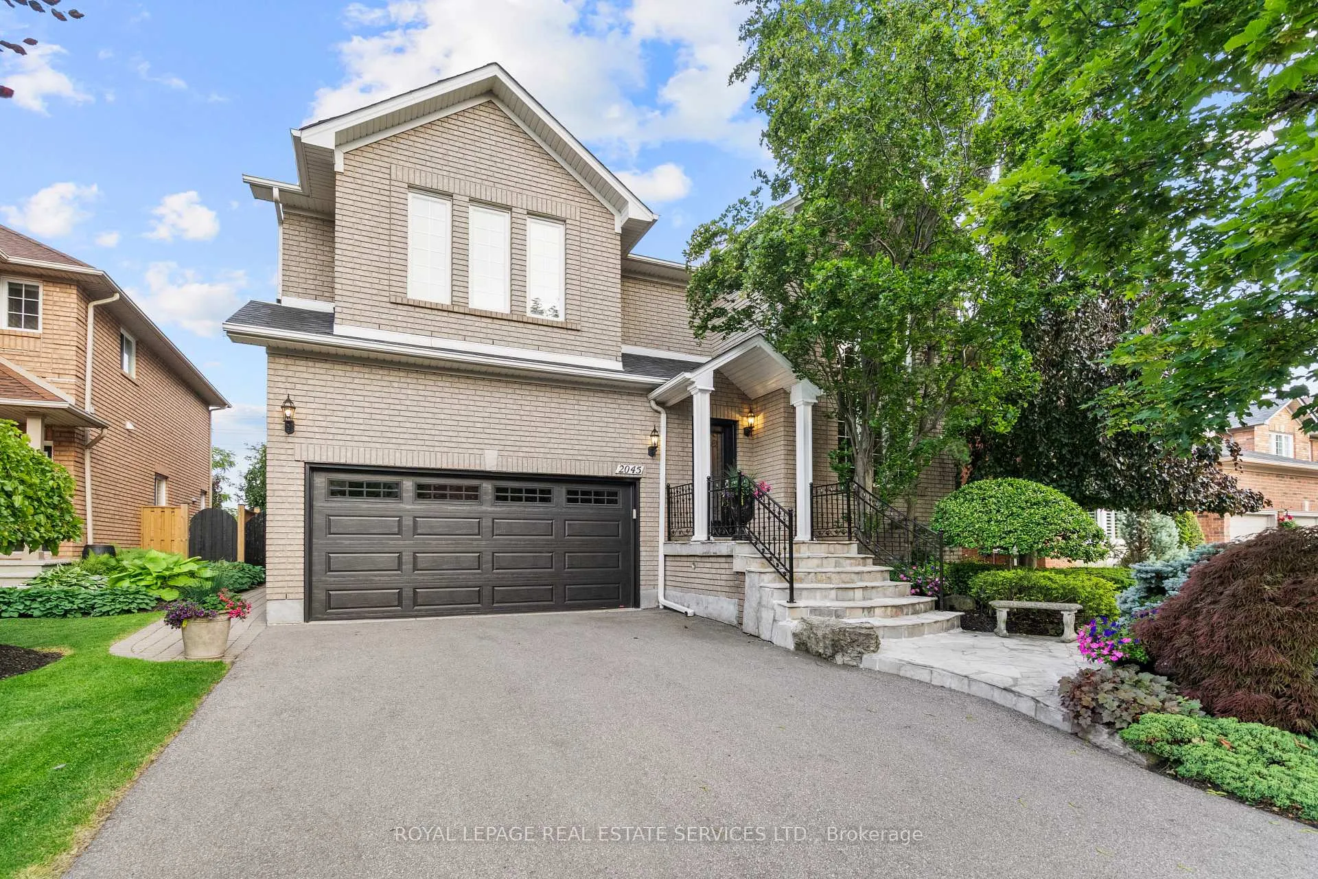 Photo 1 of 2045 Rosemount Crescent, Oakville, Westmount — HOMEH