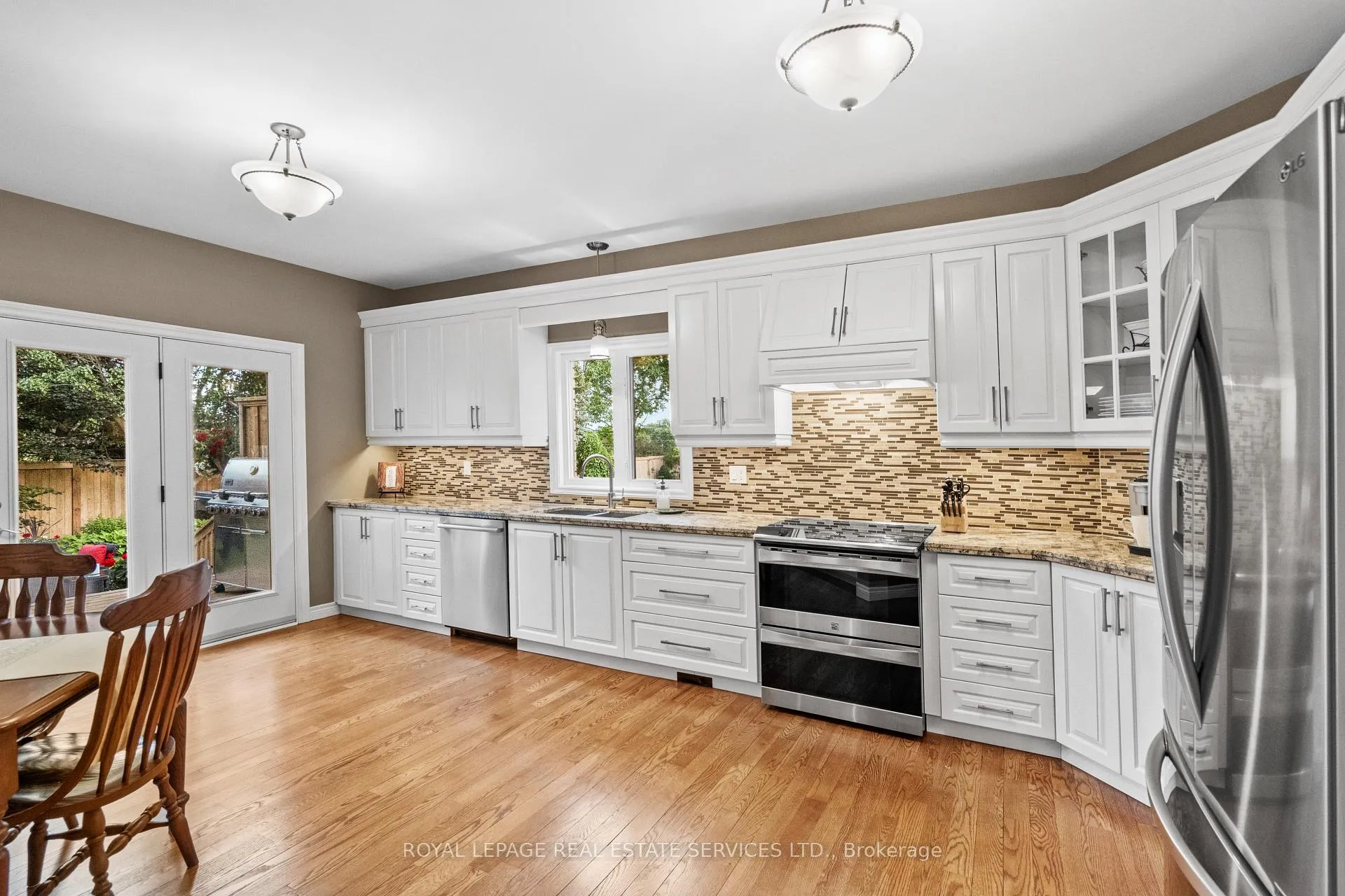 Photo 6 of 2045 Rosemount Crescent, Oakville, Westmount — HOMEH
