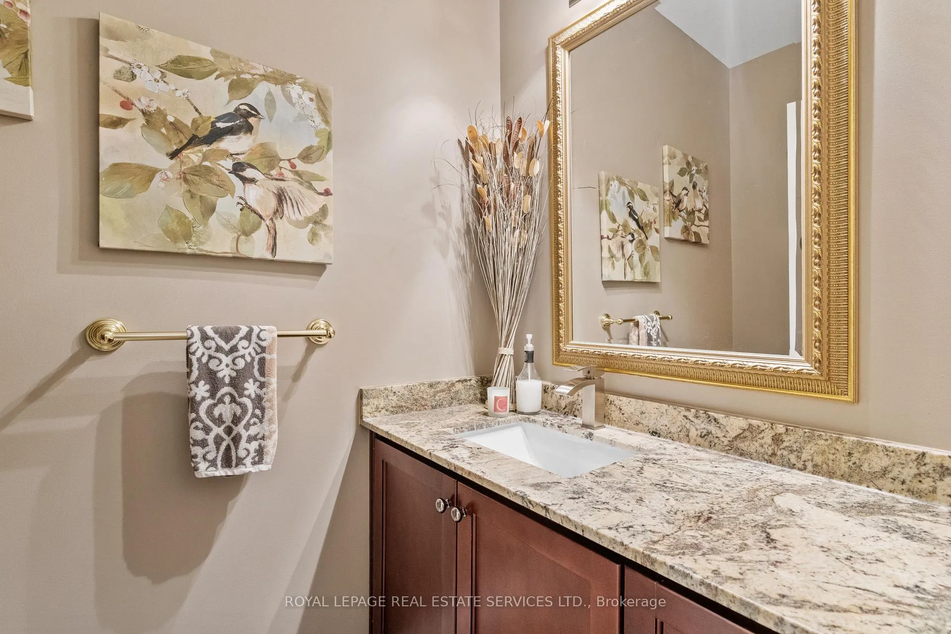 Photo 15 of 2045 Rosemount Crescent, Oakville, Westmount — HOMEH