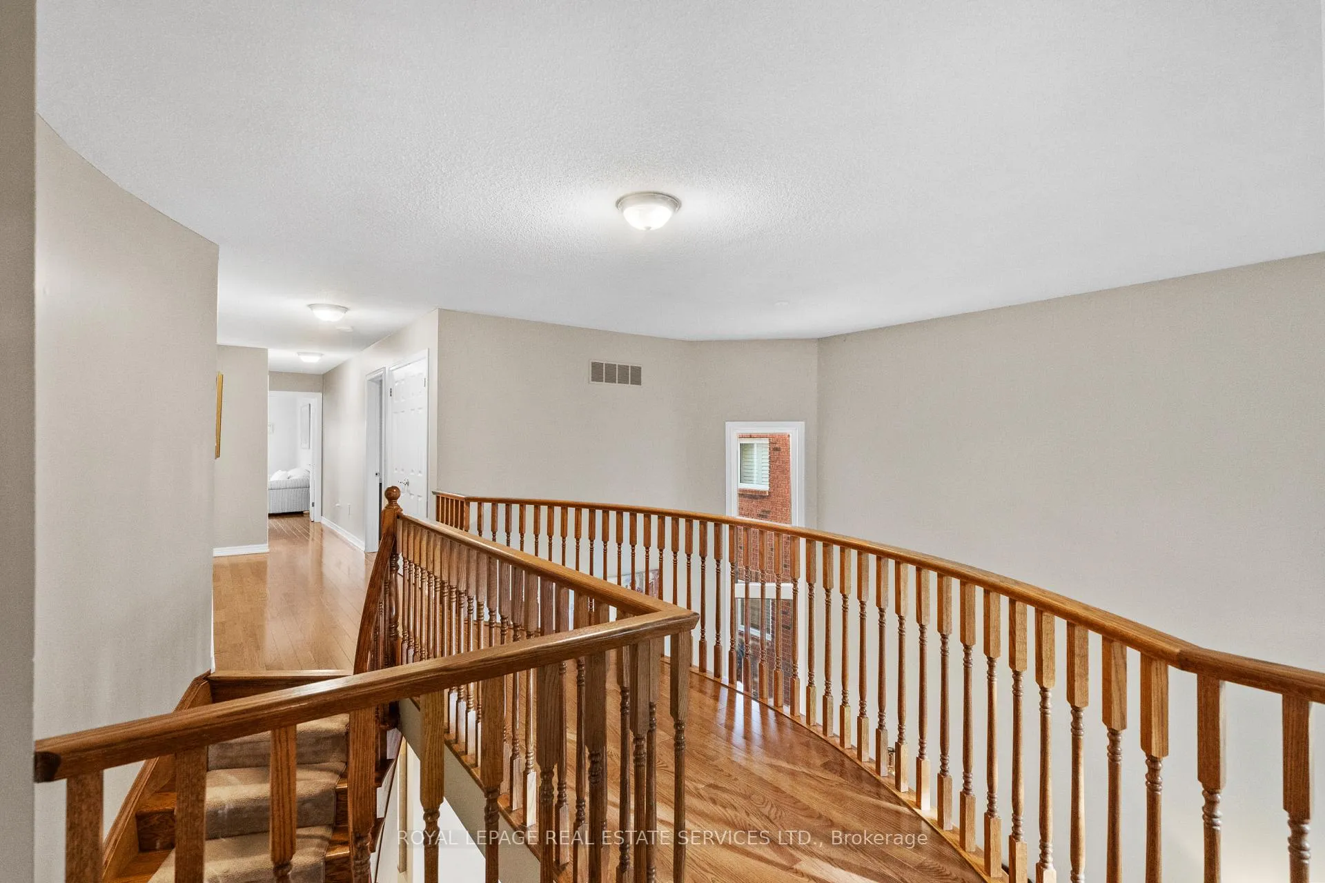 Photo 18 of 2045 Rosemount Crescent, Oakville, Westmount — HOMEH