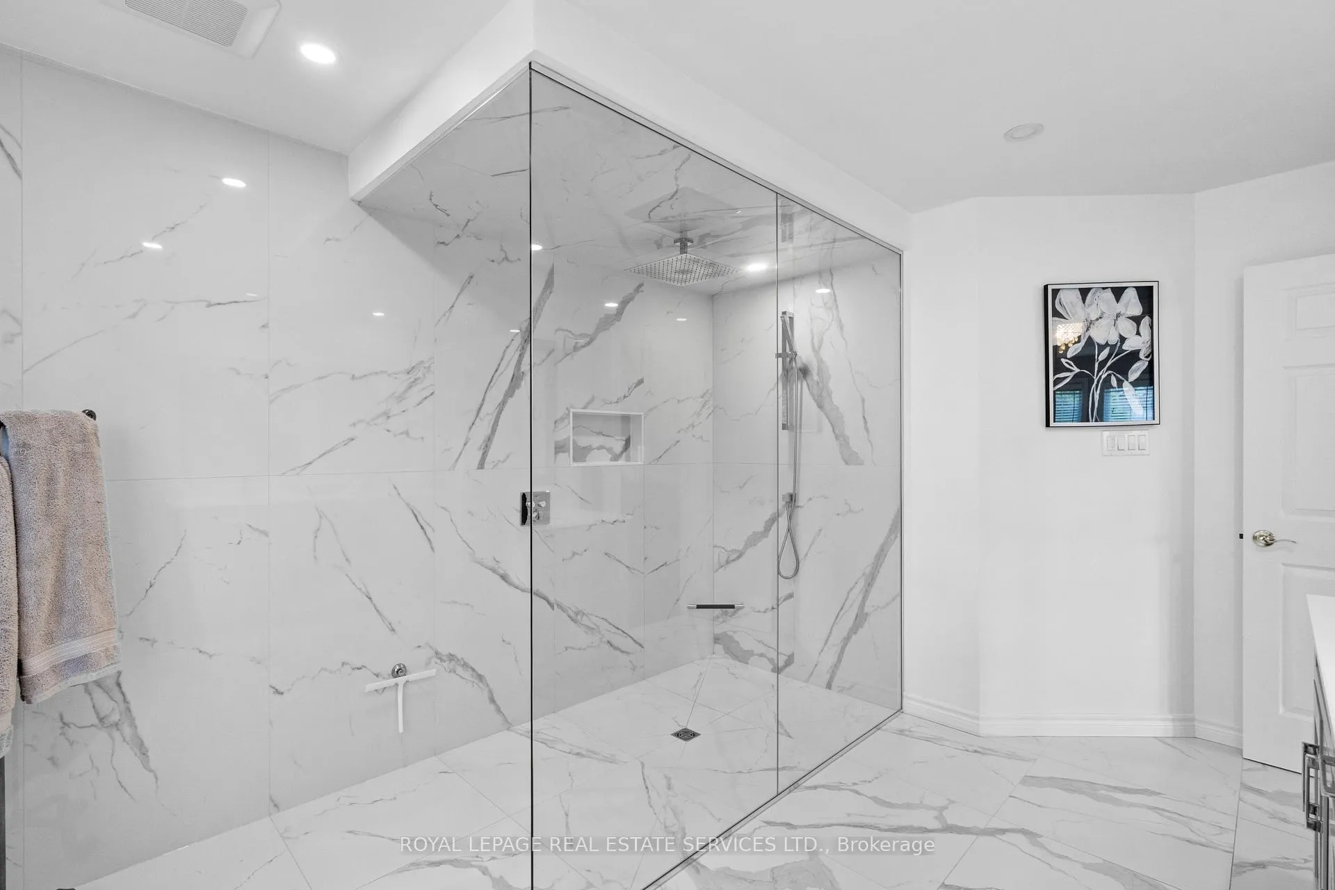 Photo 24 of 2045 Rosemount Crescent, Oakville, Westmount — HOMEH