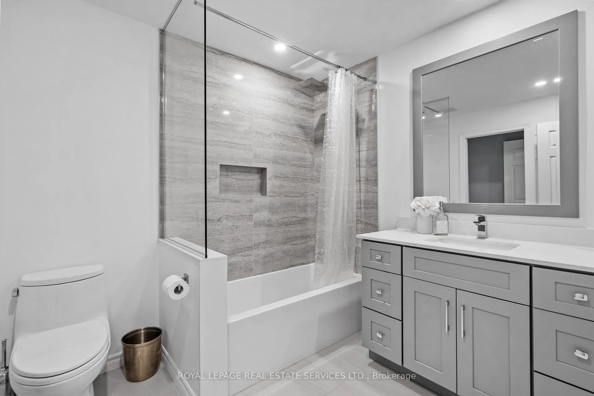 Photo 28 of 2045 Rosemount Crescent, Oakville, Westmount — HOMEH