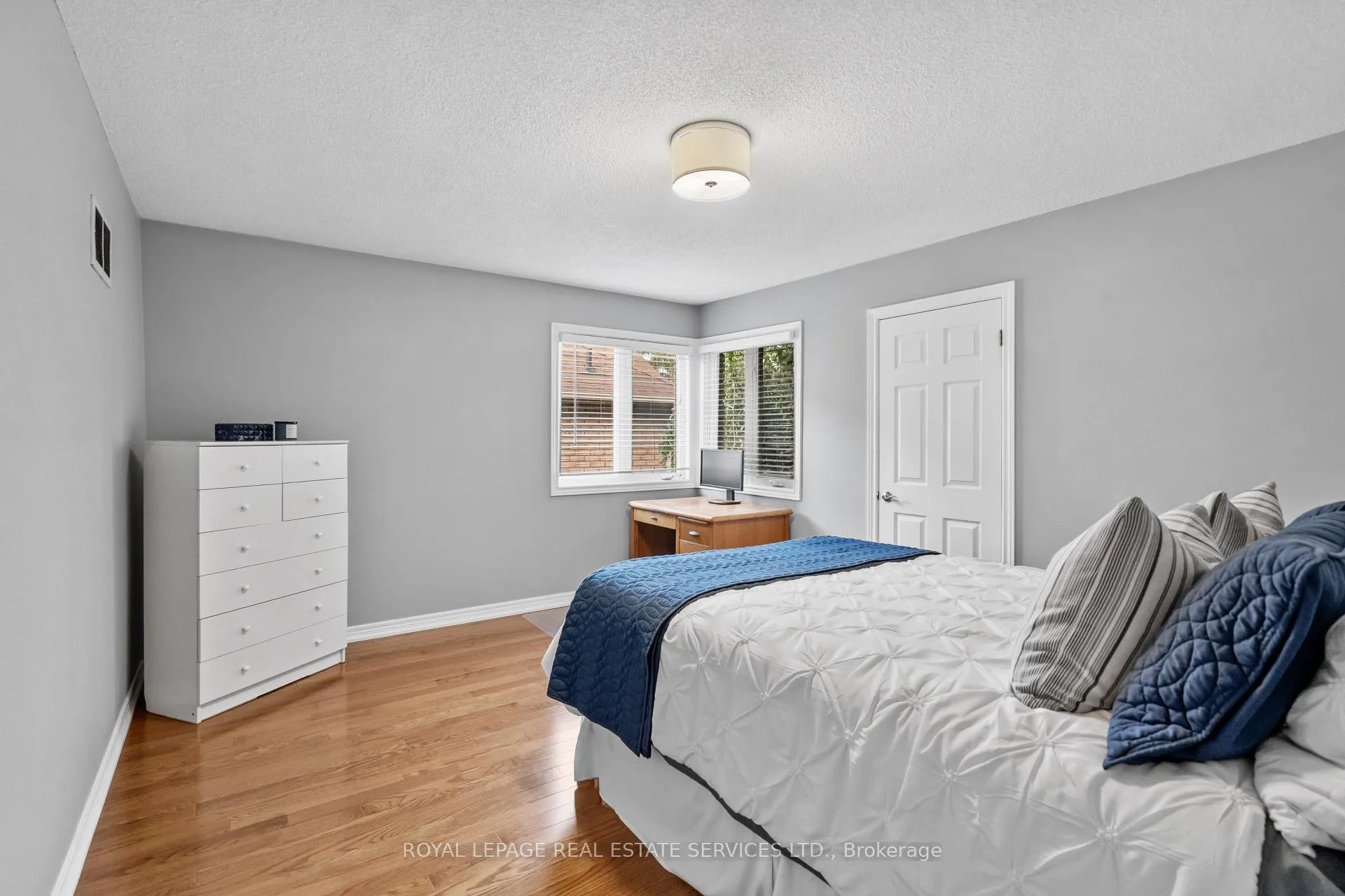 Photo 30 of 2045 Rosemount Crescent, Oakville, Westmount — HOMEH