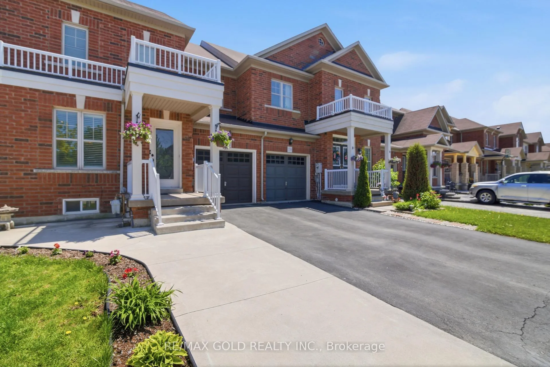 Photo 5 of 222 Fairwood Circle, Brampton, Sandringham-Wellington — HOMEH
