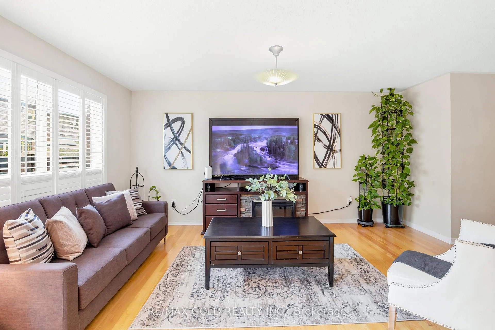 Photo 8 of 222 Fairwood Circle, Brampton, Sandringham-Wellington — HOMEH