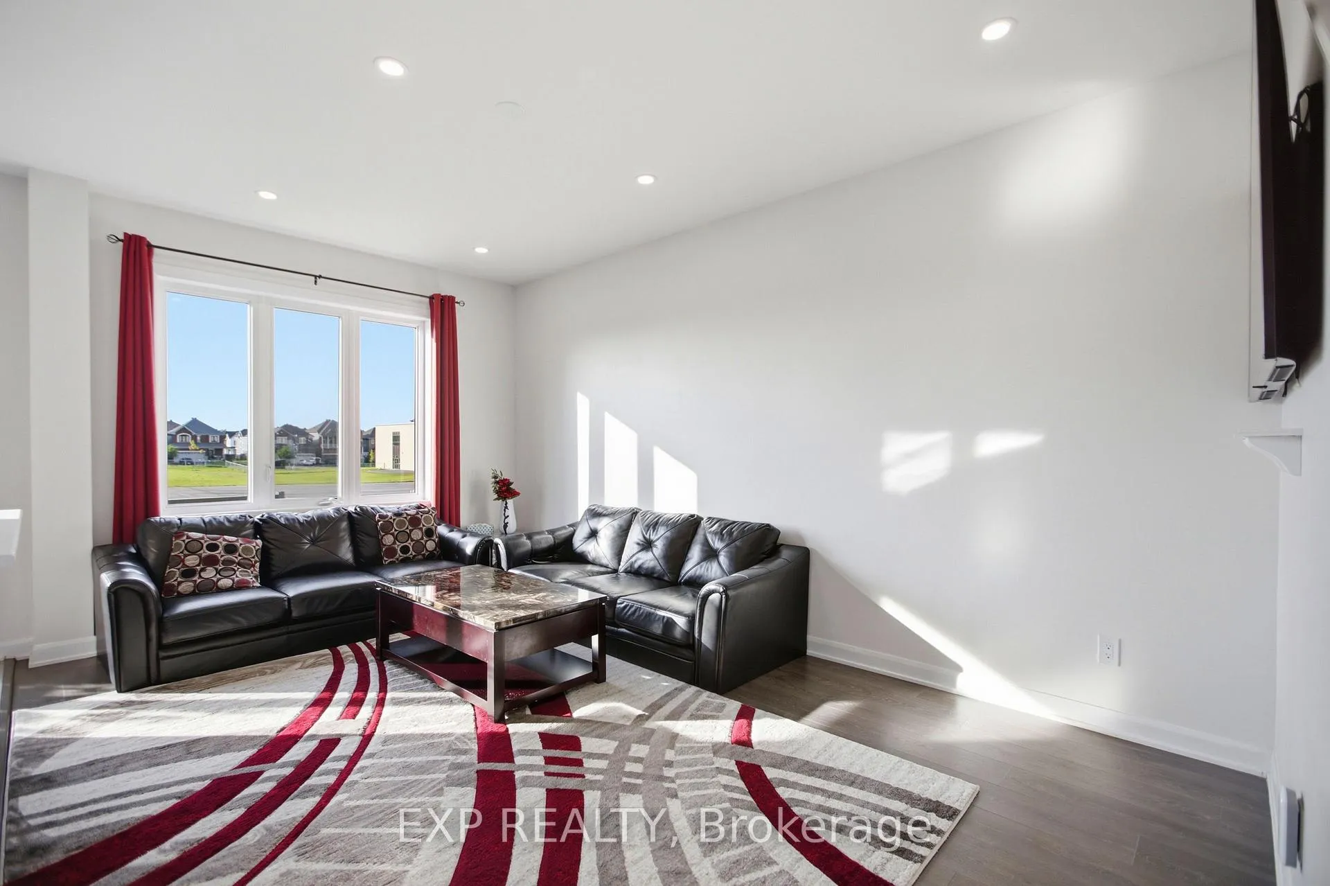 Photo 10 of 107 Teelin Circle, Ottawa, Barrhaven - Half Moon Bay — HOMEH