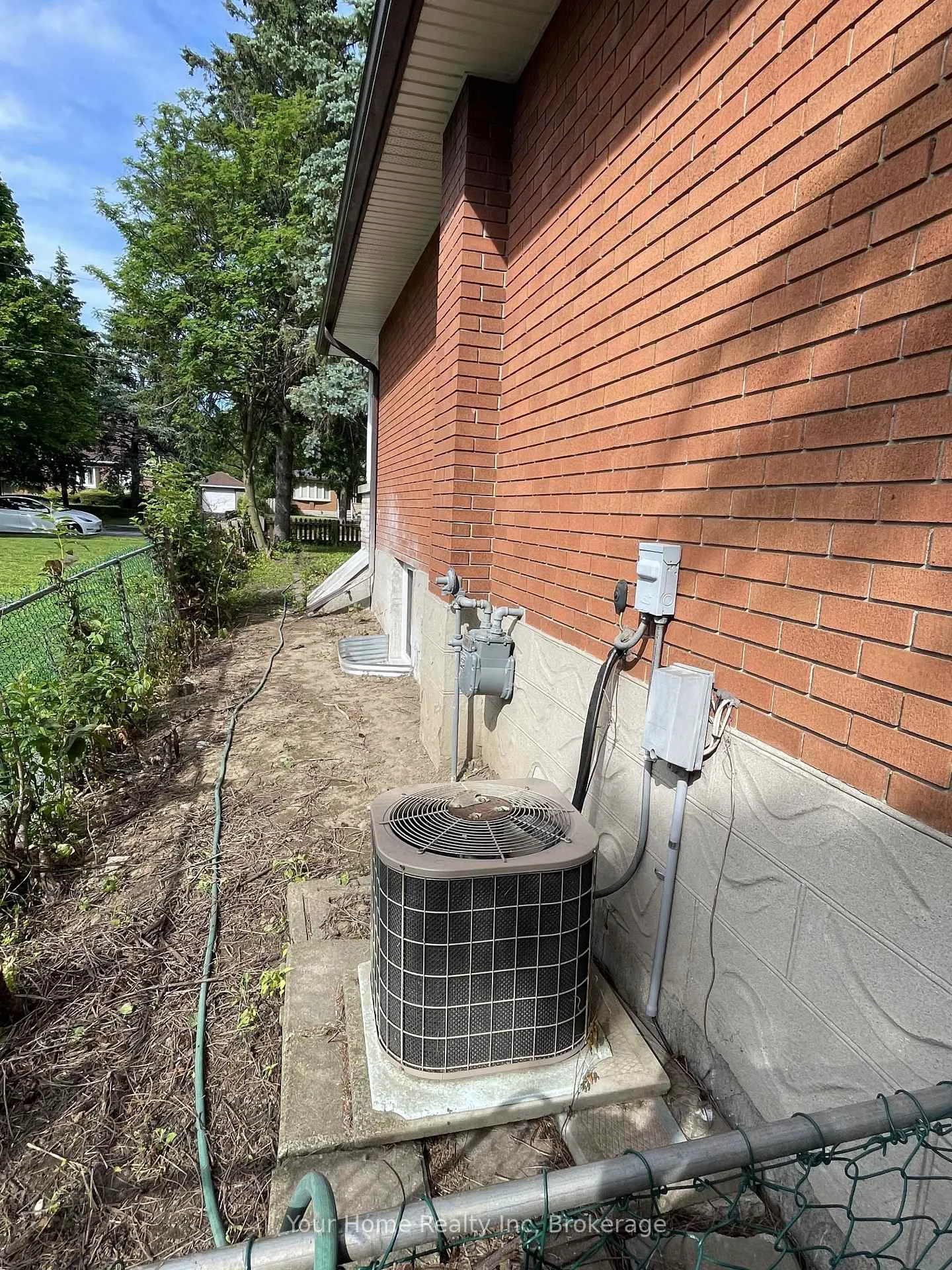 Photo 4 of Unit Main Floor, 37 Rutherford Drive E, Kitchener — HOMEH
