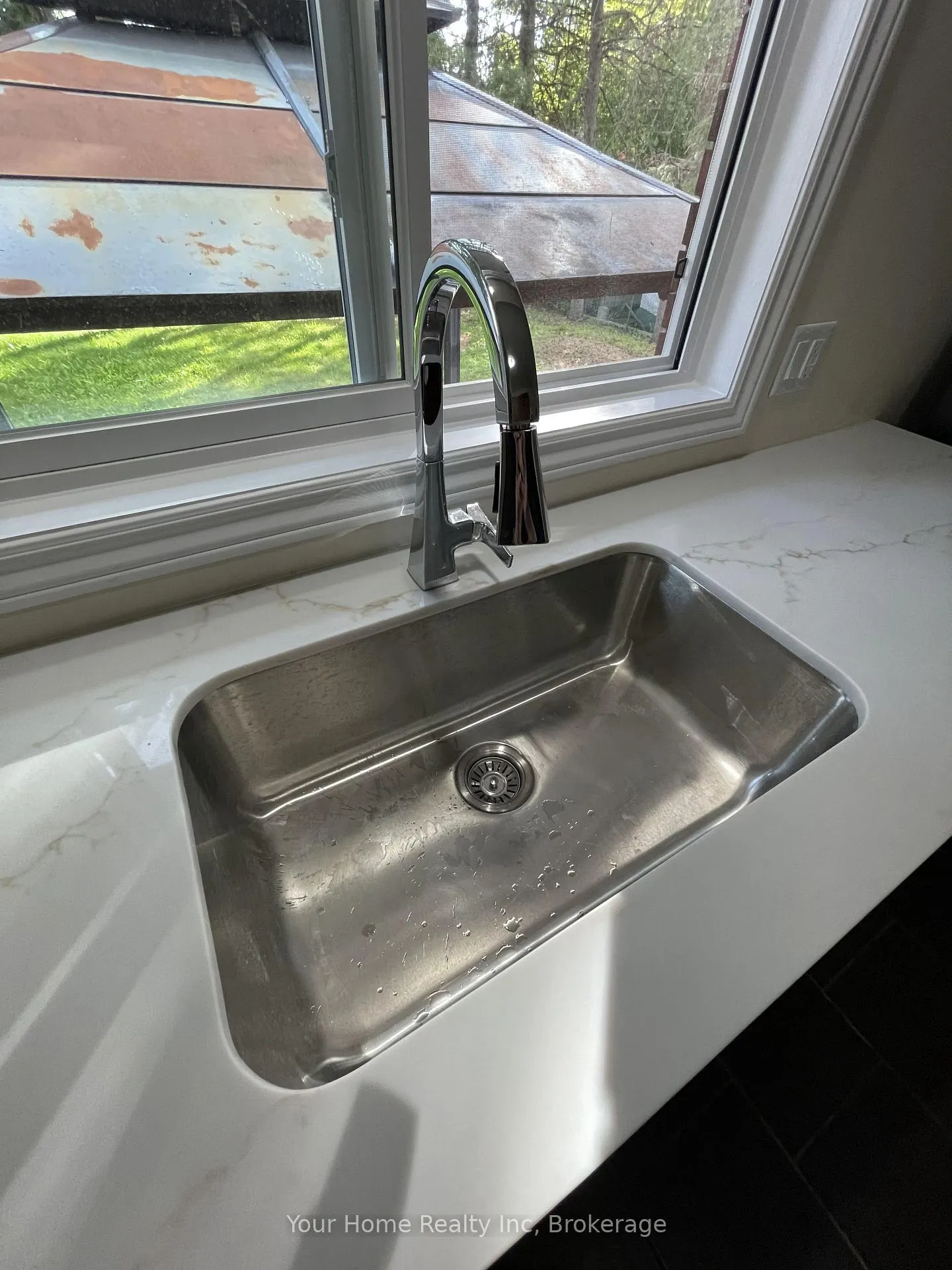 Photo 9 of Unit Main Floor, 37 Rutherford Drive E, Kitchener — HOMEH