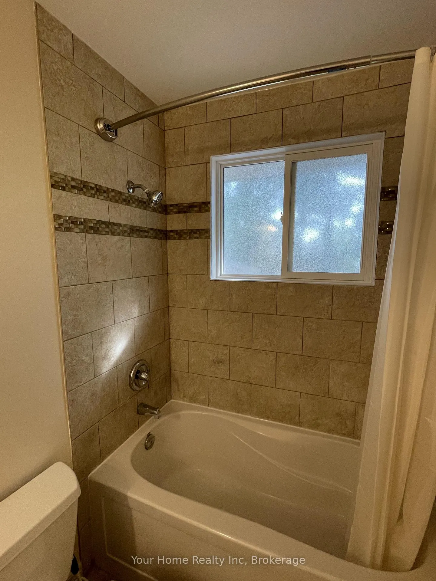 Photo 15 of Unit Main Floor, 37 Rutherford Drive E, Kitchener — HOMEH