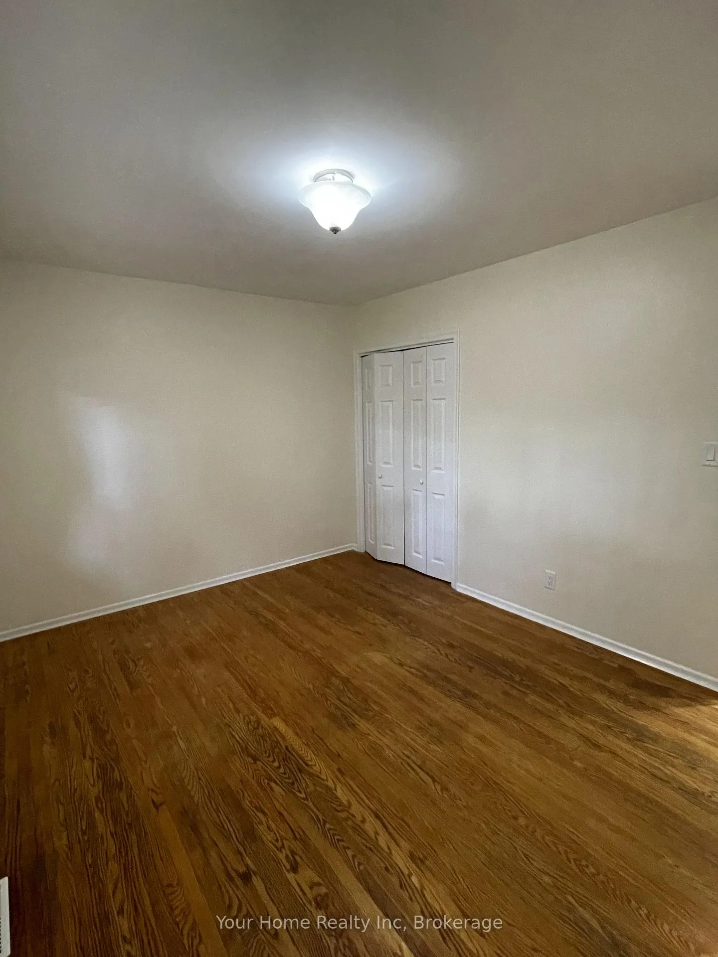 Photo 17 of Unit Main Floor, 37 Rutherford Drive E, Kitchener — HOMEH