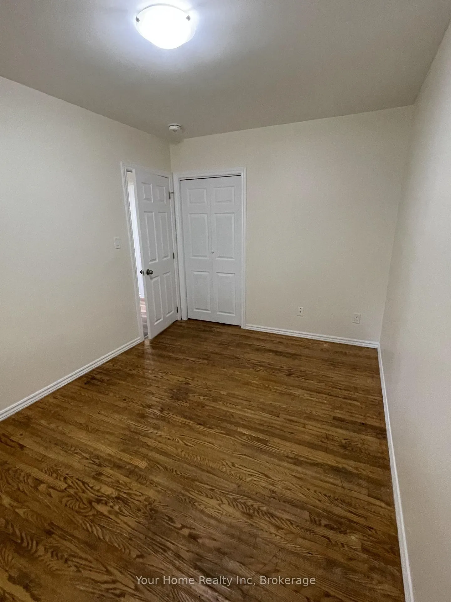 Photo 19 of Unit Main Floor, 37 Rutherford Drive E, Kitchener — HOMEH