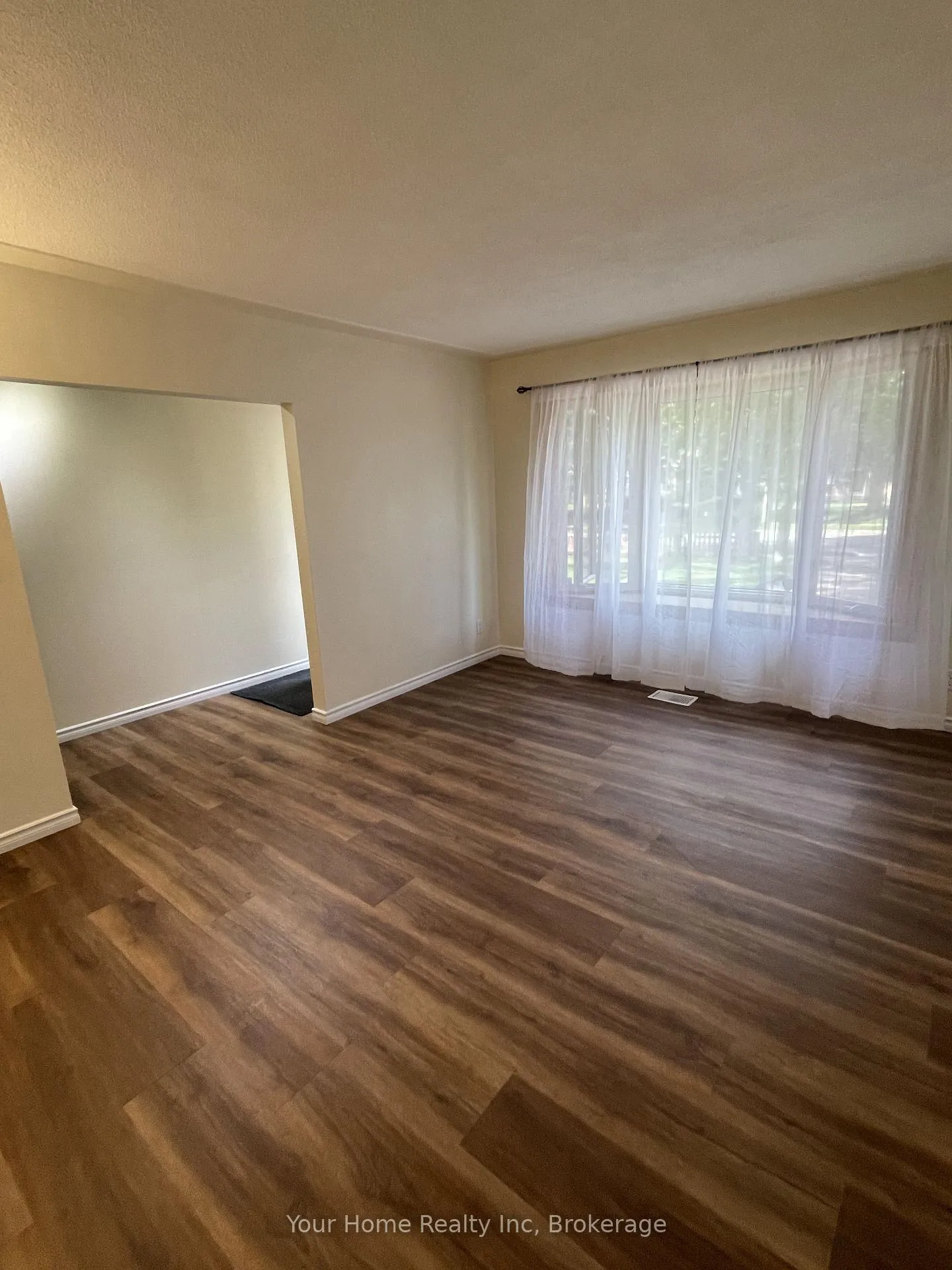 Photo 23 of Unit Main Floor, 37 Rutherford Drive E, Kitchener — HOMEH