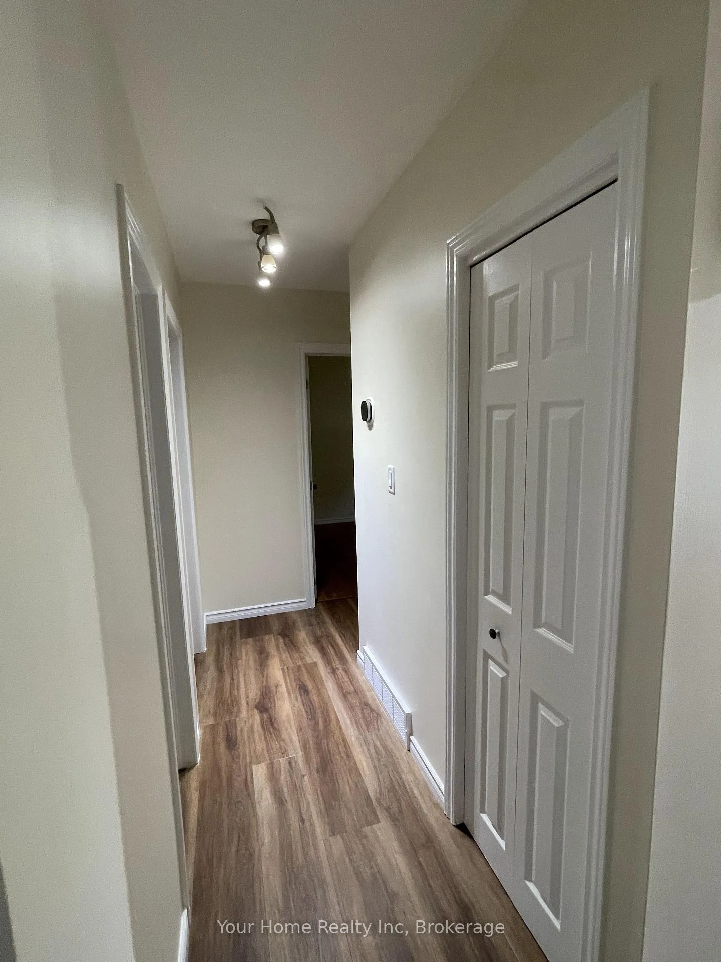 Photo 28 of Unit Main Floor, 37 Rutherford Drive E, Kitchener — HOMEH