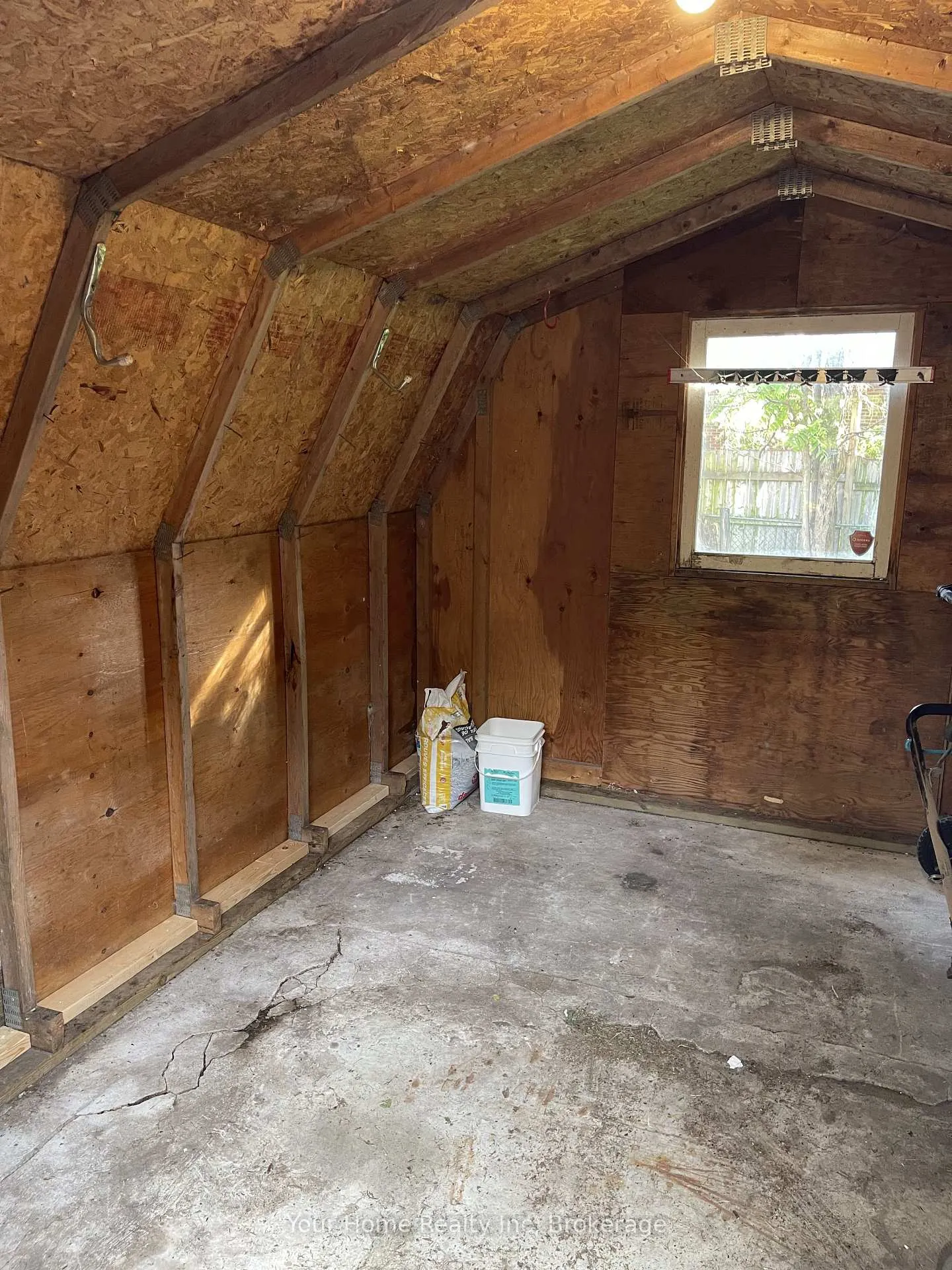 Photo 30 of Unit Main Floor, 37 Rutherford Drive E, Kitchener — HOMEH
