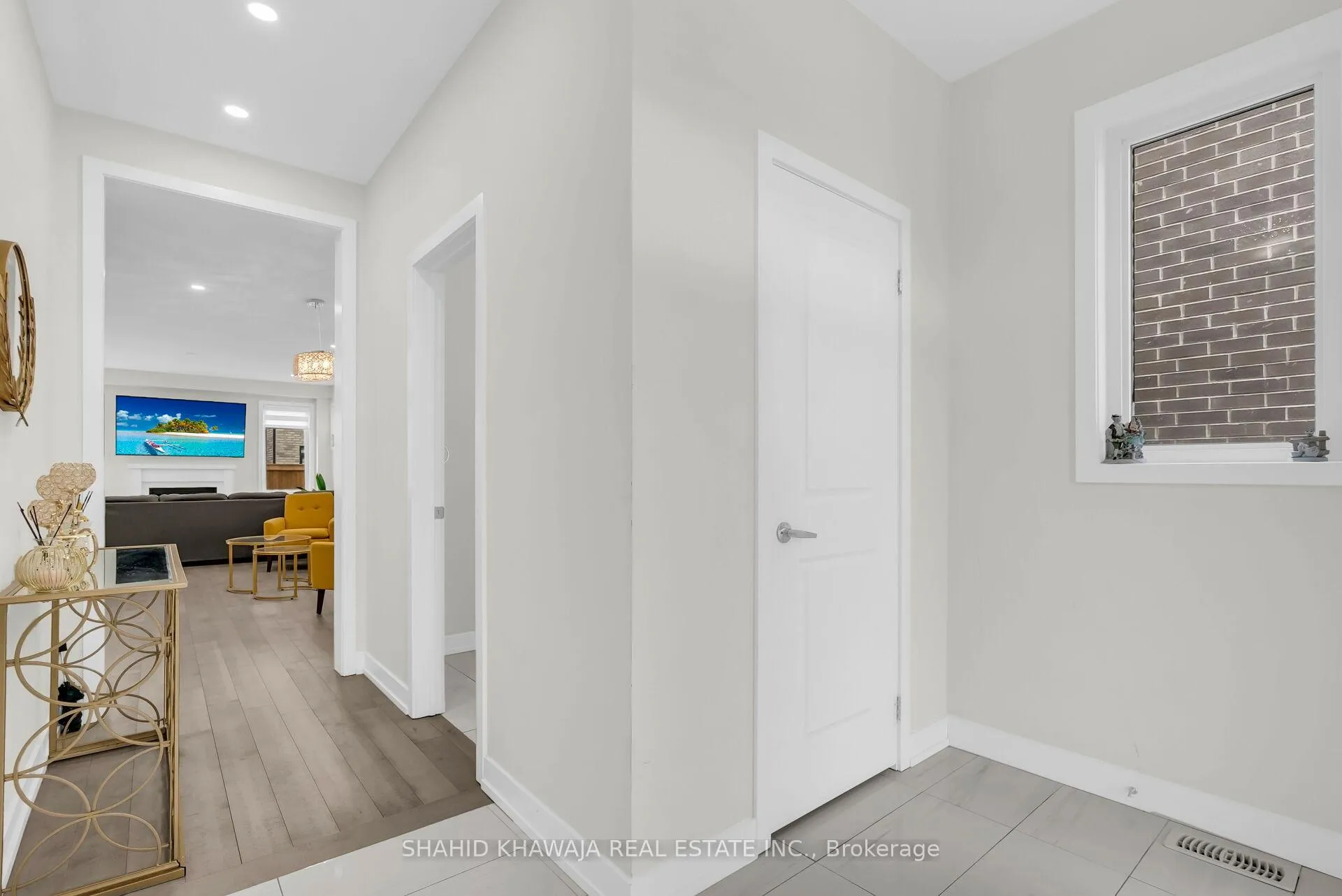Photo 6 of 641 Leatherleaf Landing, Milton, Cobban — HOMEH