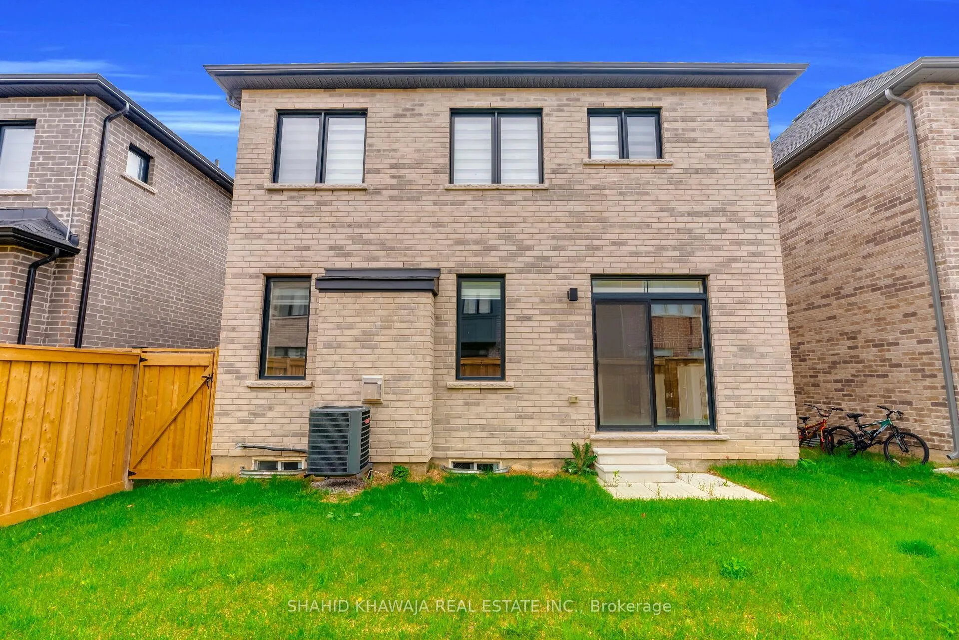 Photo 43 of 641 Leatherleaf Landing, Milton, Cobban — HOMEH
