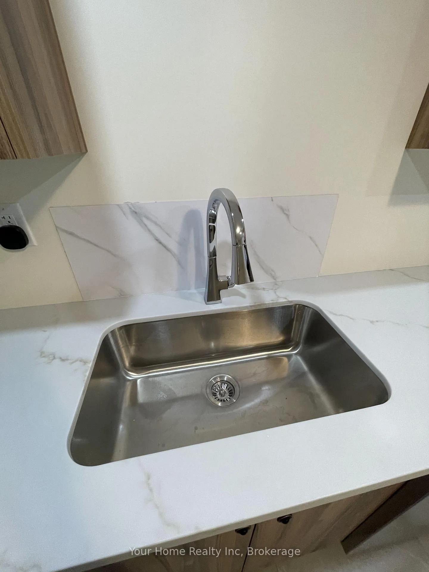 Photo 12 of Unit Basement, 37 Rutherford Drive E, Kitchener, Stanley Park — HOMEH