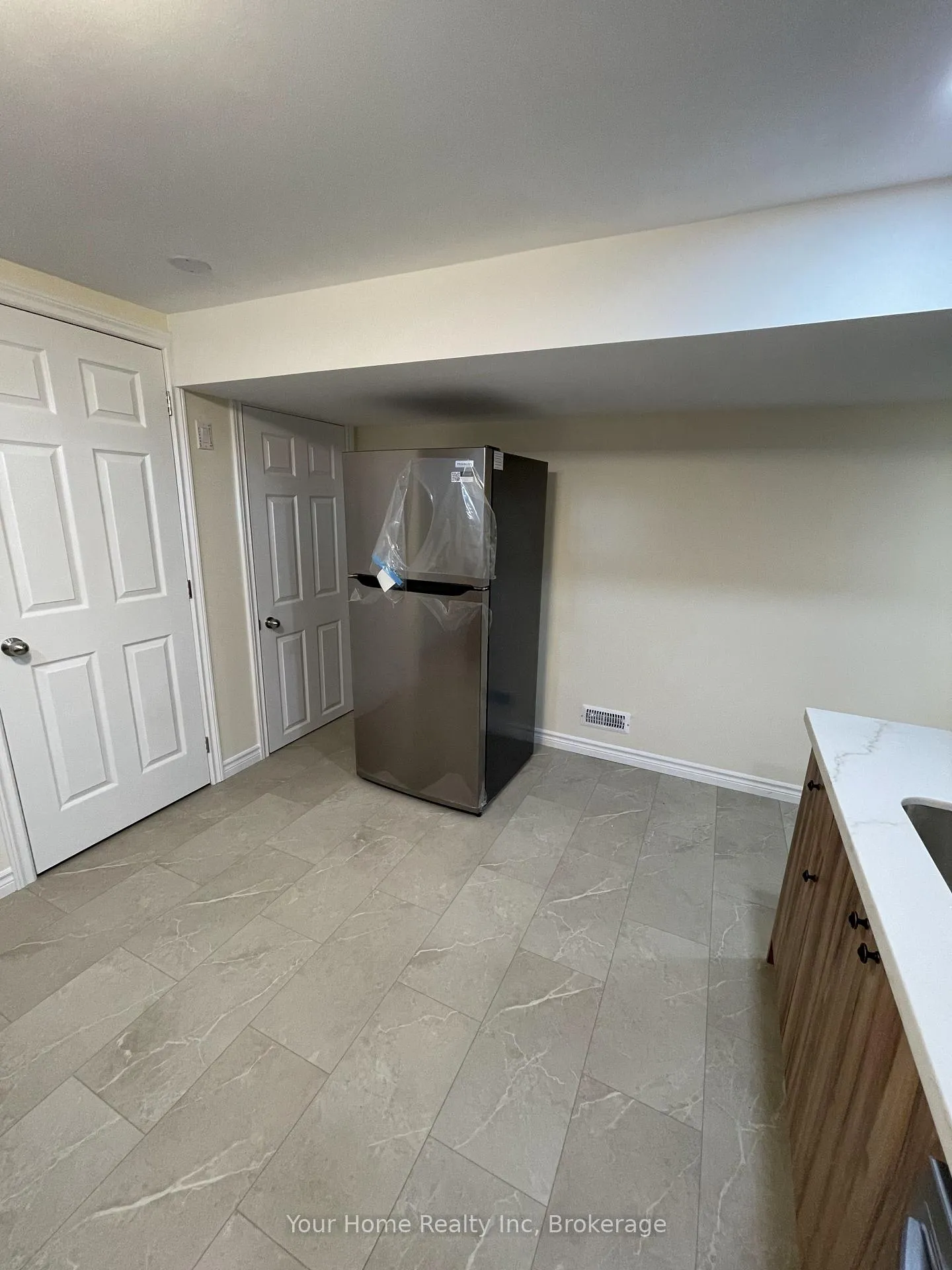 Photo 13 of Unit Basement, 37 Rutherford Drive E, Kitchener, Stanley Park — HOMEH