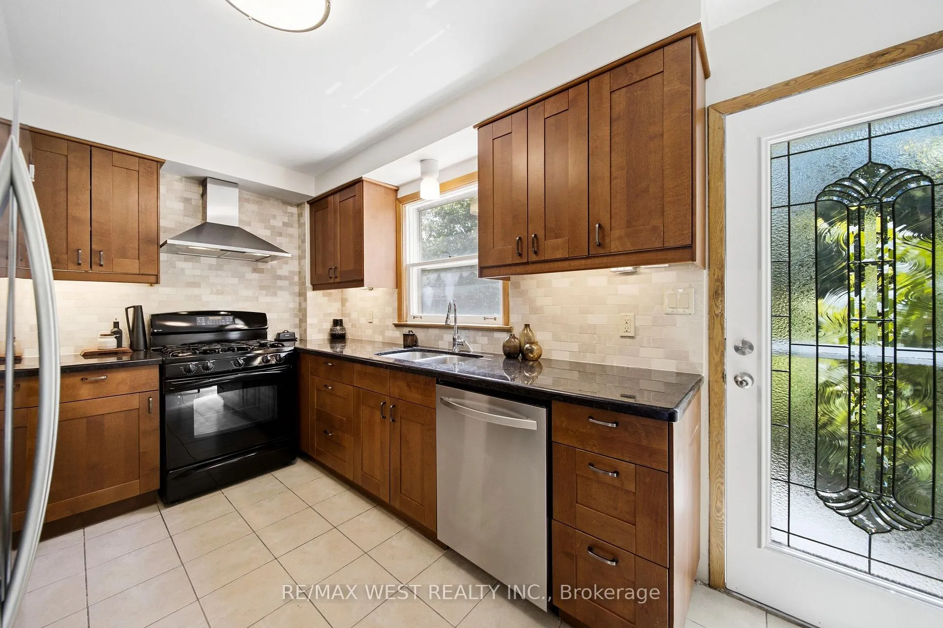Photo 8 of 167 Tyrrel Avenue, Toronto, Wychwood — HOMEH