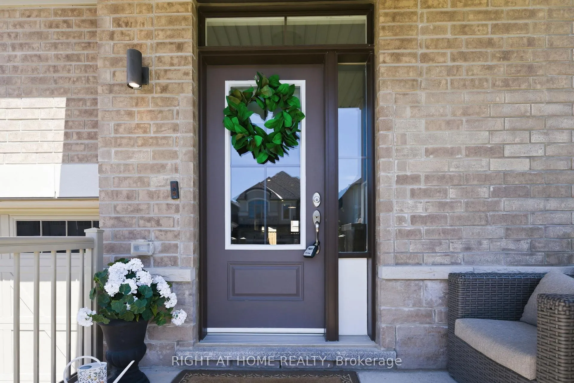 Photo 4 of 1304 Apollo Street, Oshawa, Eastdale — HOMEH