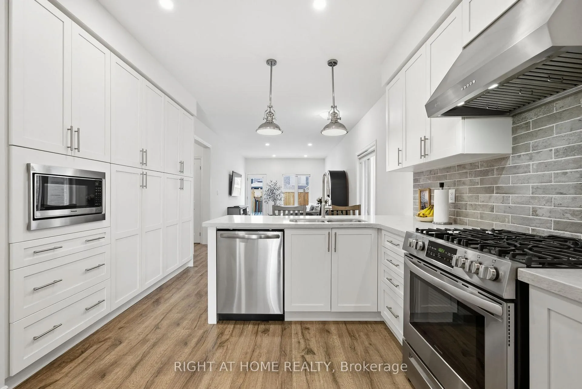 Photo 11 of 1304 Apollo Street, Oshawa, Eastdale — HOMEH