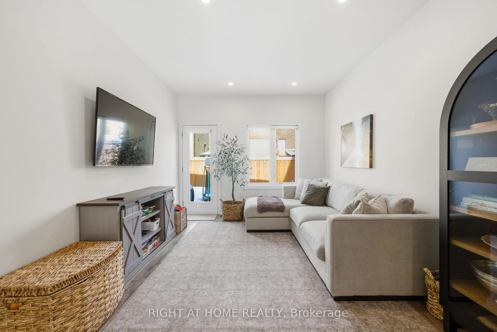 Photo 15 of 1304 Apollo Street, Oshawa, Eastdale — HOMEH
