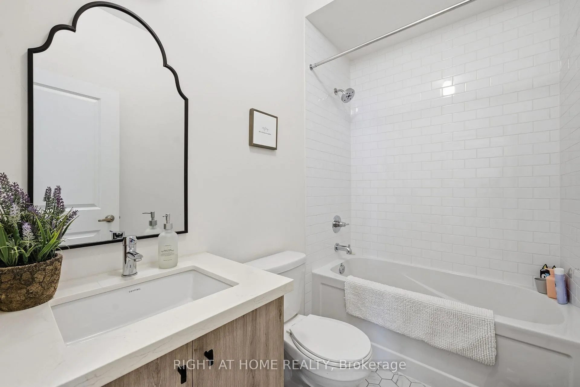 Photo 26 of 1304 Apollo Street, Oshawa, Eastdale — HOMEH