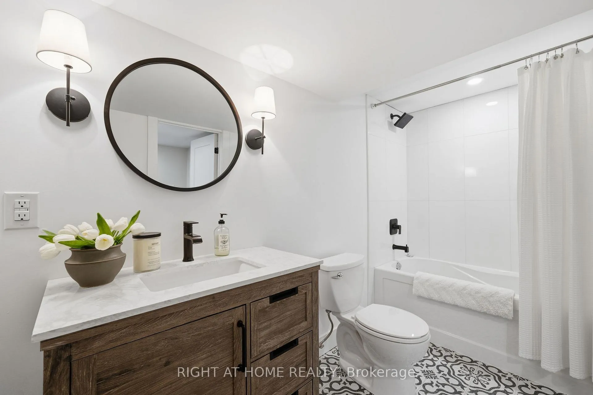 Photo 36 of 1304 Apollo Street, Oshawa, Eastdale — HOMEH