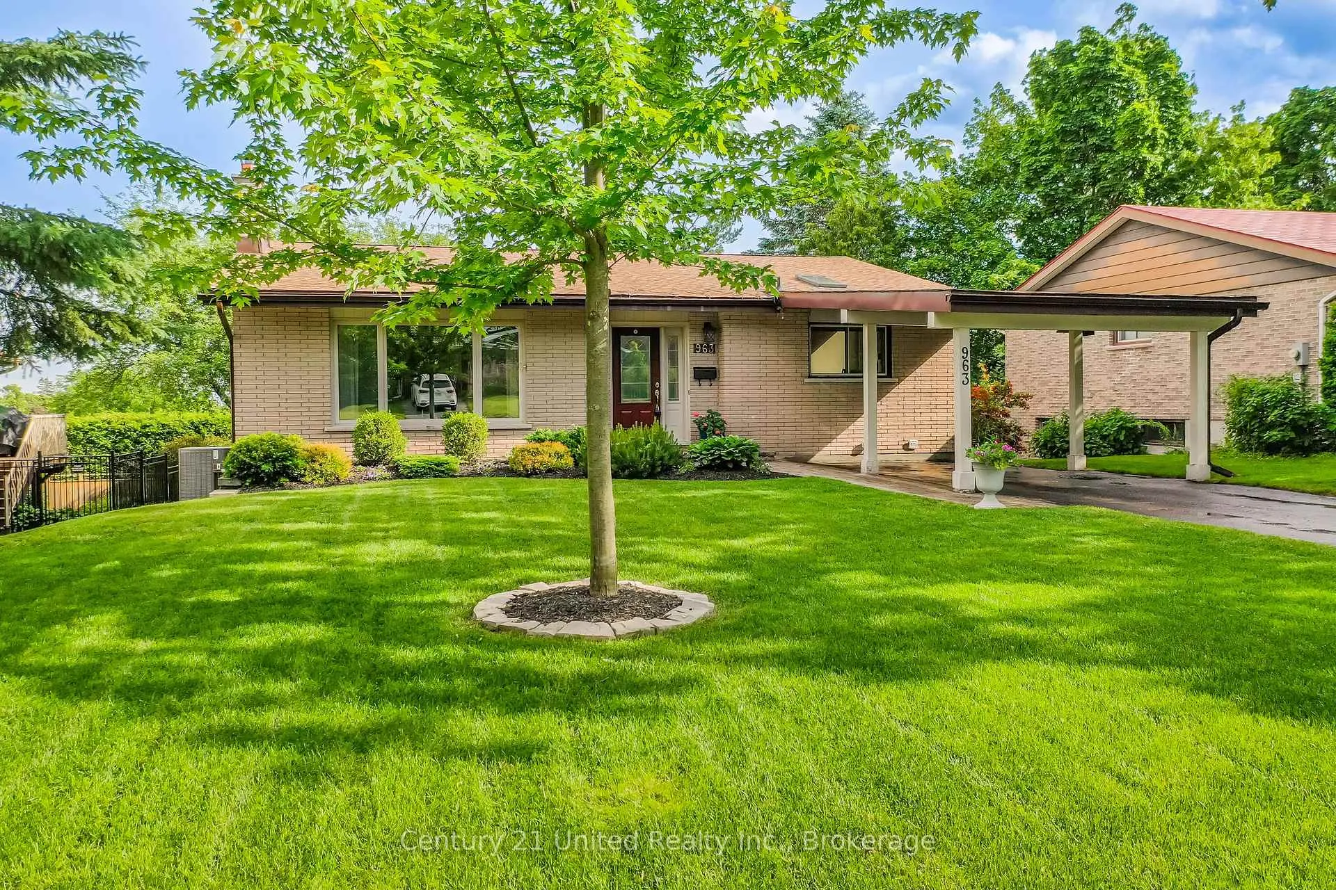 Photo 4 of 963 Ellesmere Avenue, Peterborough, Northcrest Ward 5 — HOMEH