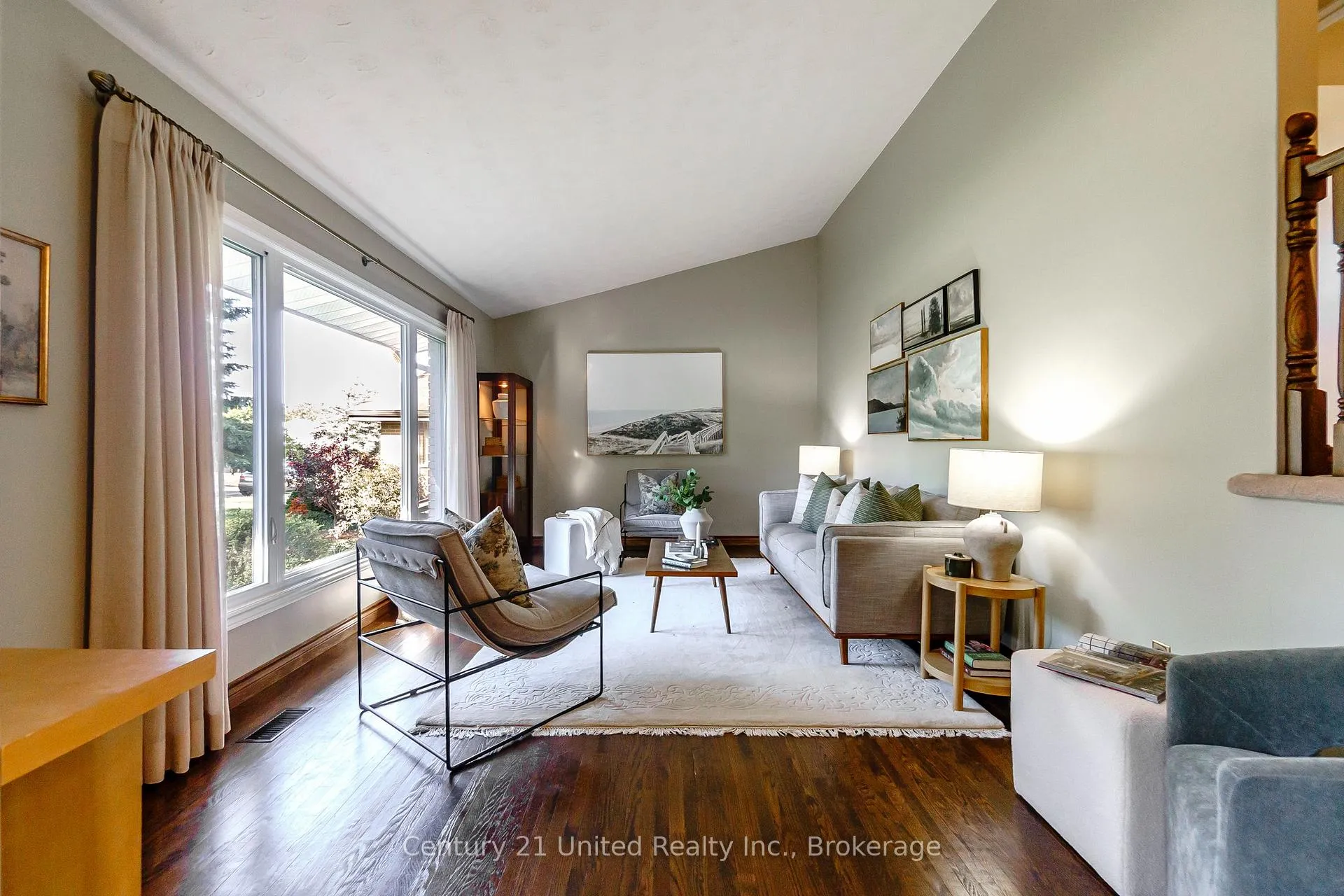 Photo 11 of 963 Ellesmere Avenue, Peterborough, Northcrest Ward 5 — HOMEH