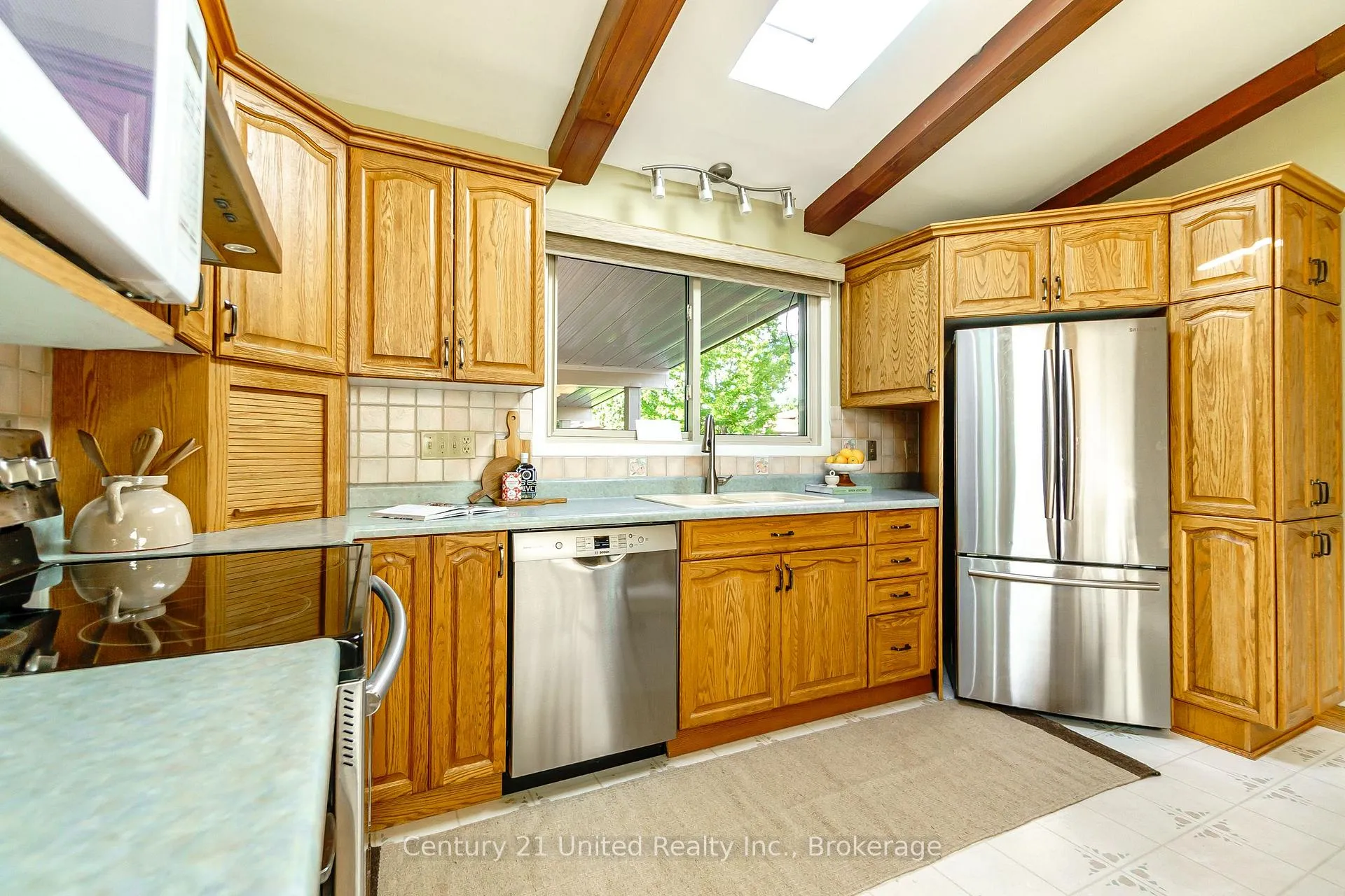 Photo 22 of 963 Ellesmere Avenue, Peterborough, Northcrest Ward 5 — HOMEH