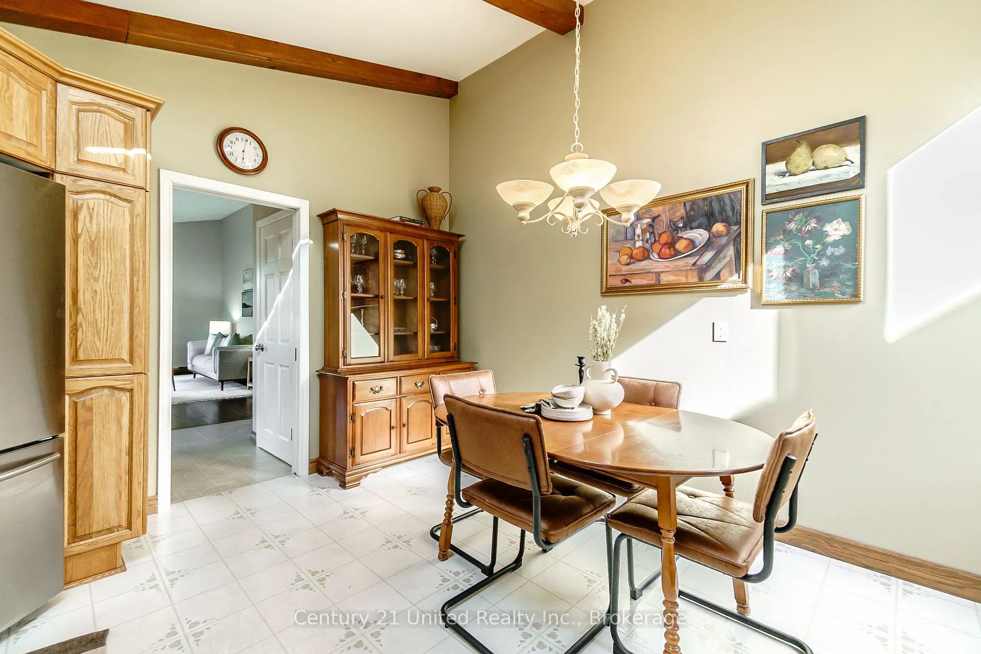 Photo 24 of 963 Ellesmere Avenue, Peterborough, Northcrest Ward 5 — HOMEH