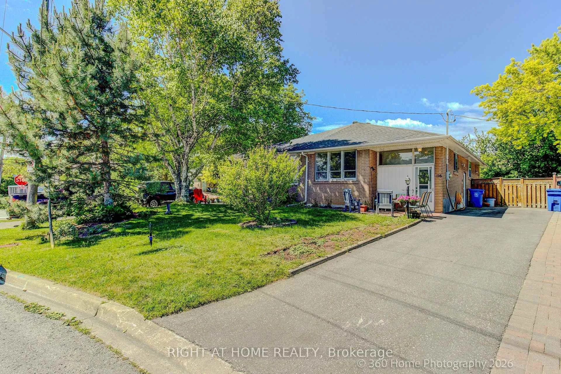 Photo 2 of 116 Longford Drive, Newmarket, Bristol-London — HOMEH