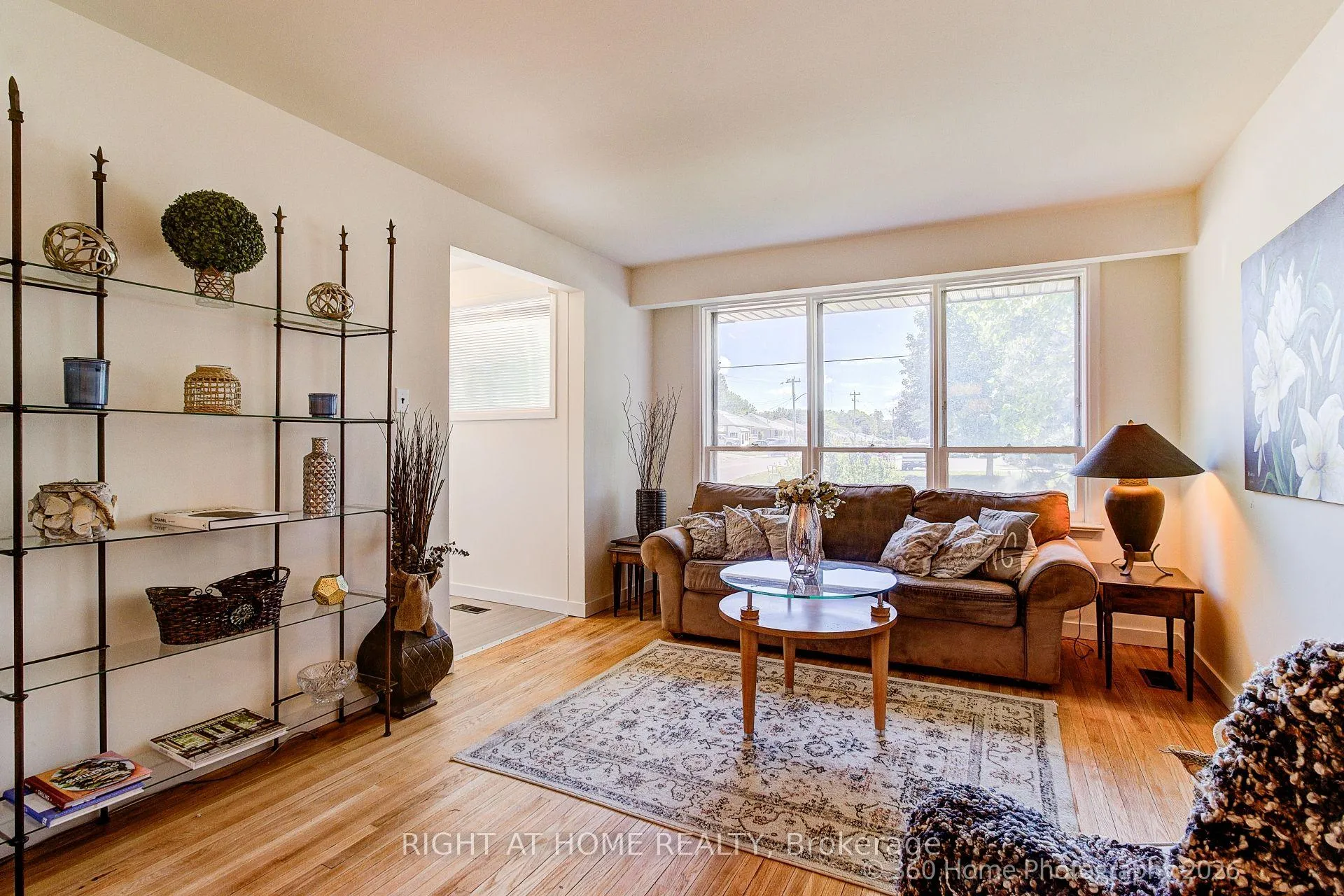 Photo 4 of 116 Longford Drive, Newmarket, Bristol-London — HOMEH