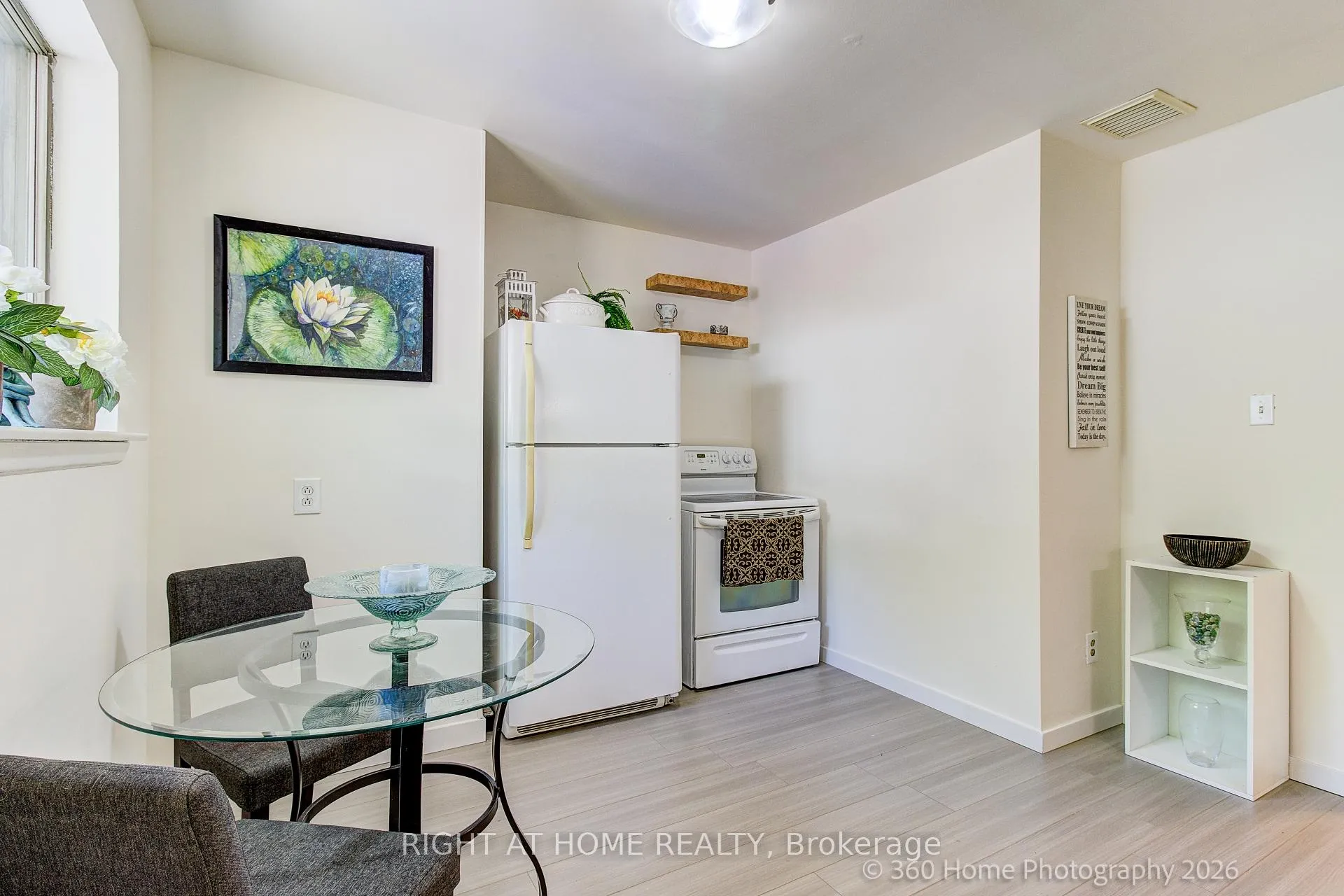 Photo 9 of 116 Longford Drive, Newmarket, Bristol-London — HOMEH