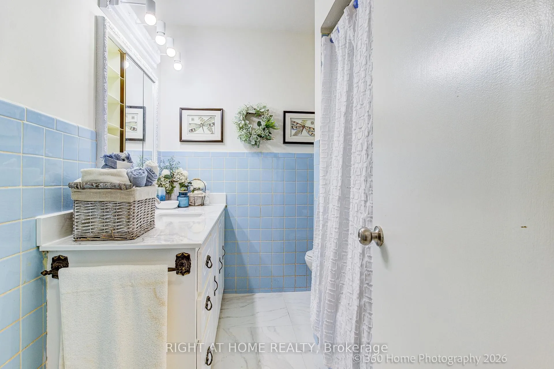 Photo 13 of 116 Longford Drive, Newmarket, Bristol-London — HOMEH
