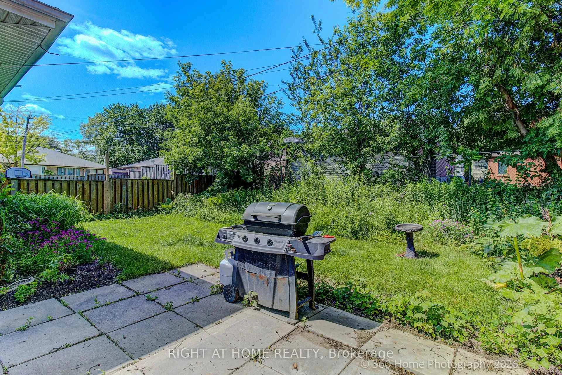 Photo 20 of 116 Longford Drive, Newmarket, Bristol-London — HOMEH