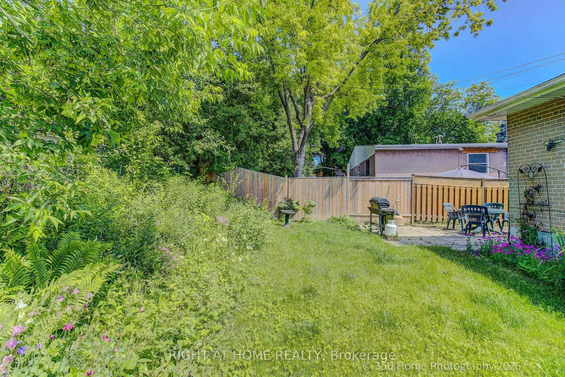 Photo 21 of 116 Longford Drive, Newmarket, Bristol-London — HOMEH