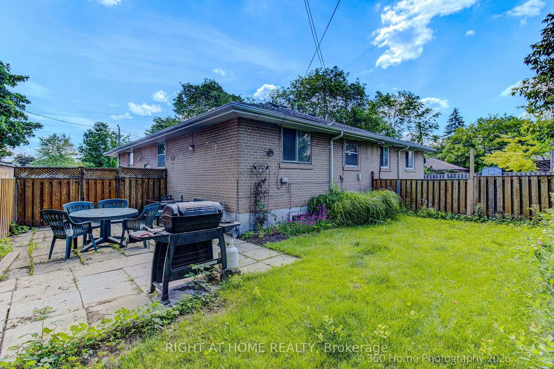 Photo 23 of 116 Longford Drive, Newmarket, Bristol-London — HOMEH