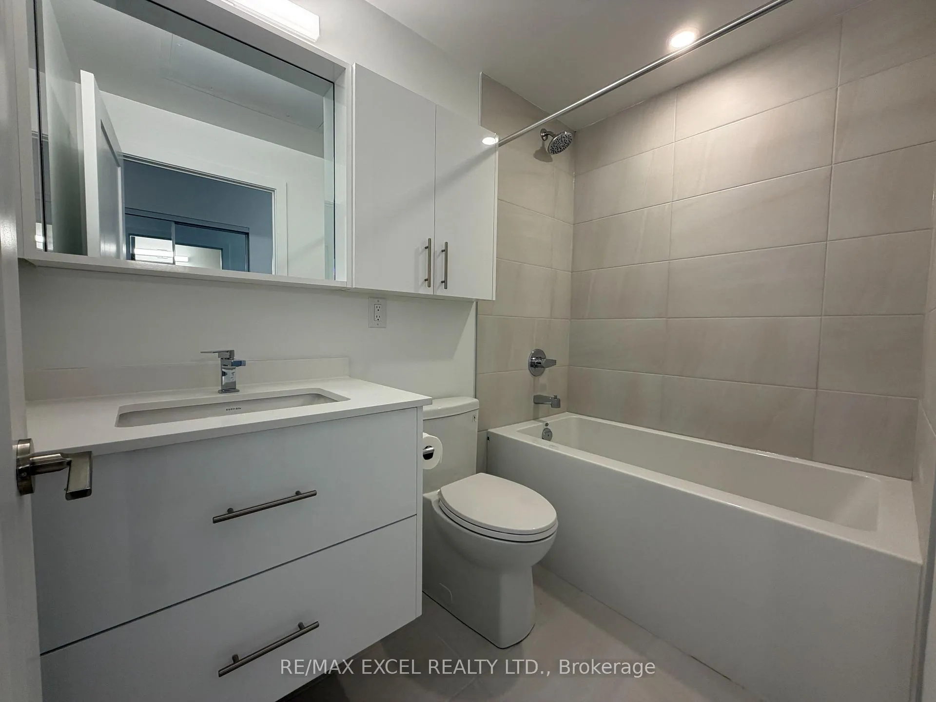 Photo 3 of Unit 1611, 9763 Markham Road, Markham, Greensborough — HOMEH