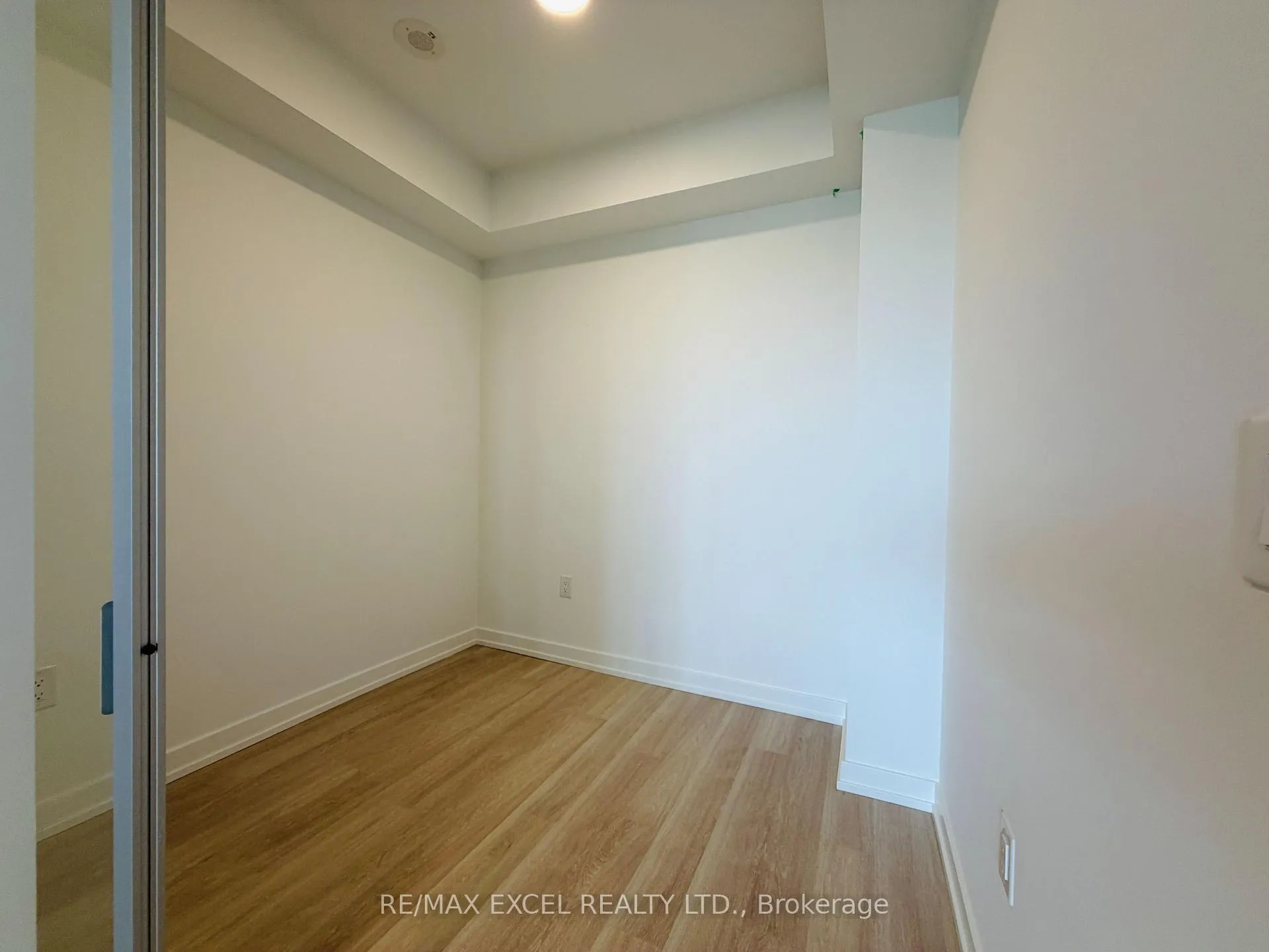 Photo 4 of Unit 1611, 9763 Markham Road, Markham, Greensborough — HOMEH