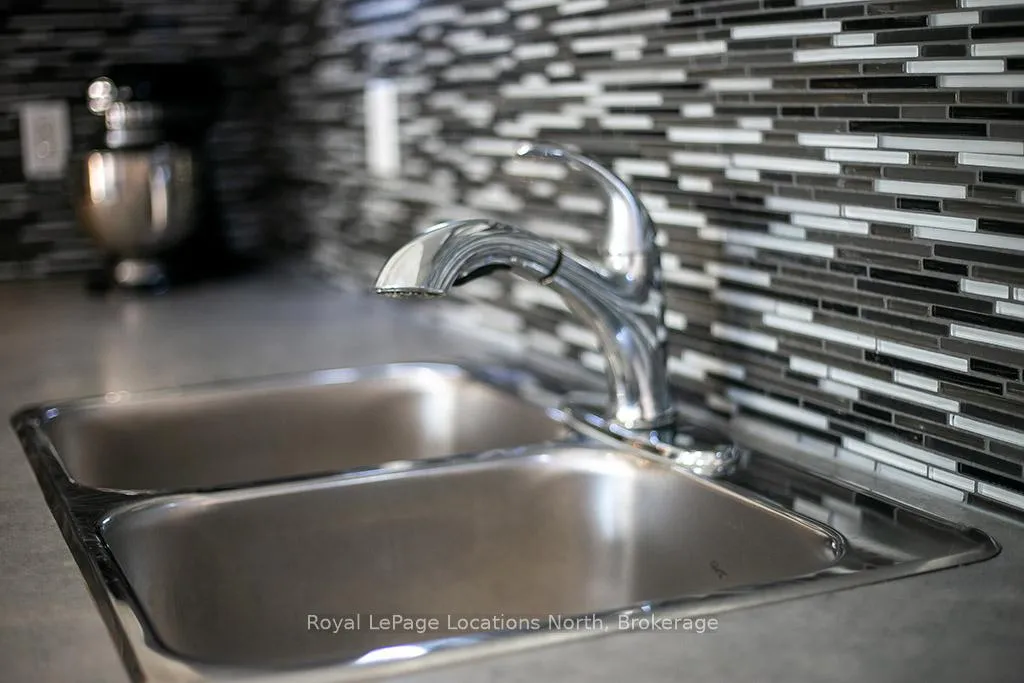 Photo 10 of 38 Plewes Drive, Collingwood — HOMEH