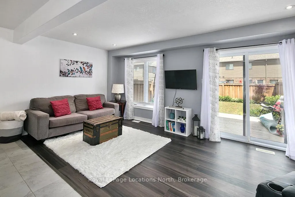 Photo 12 of 38 Plewes Drive, Collingwood — HOMEH