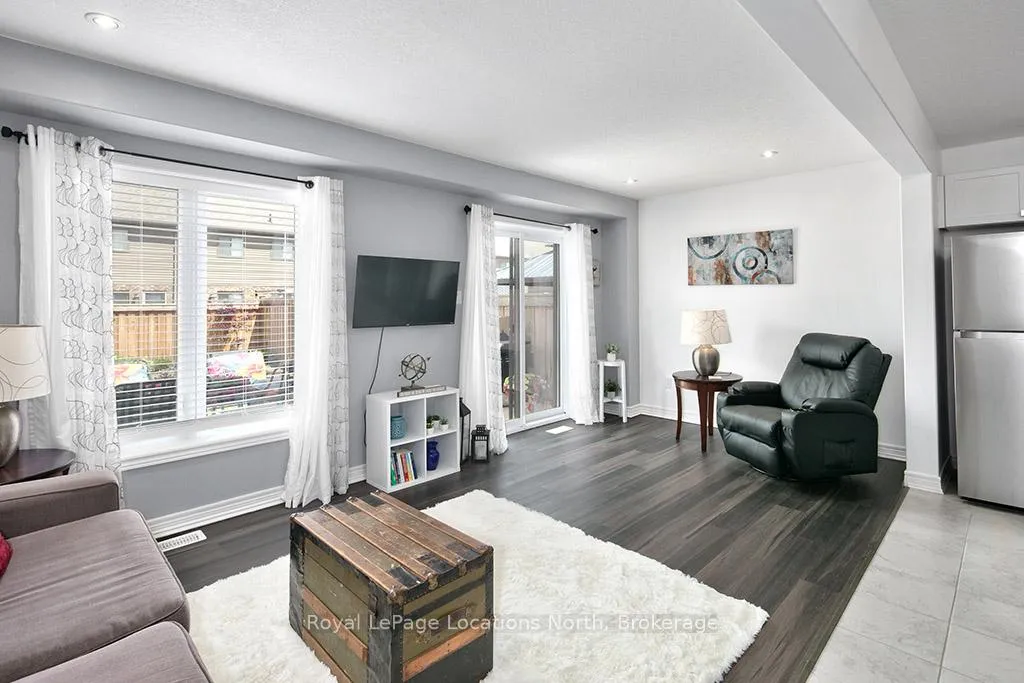 Photo 13 of 38 Plewes Drive, Collingwood — HOMEH