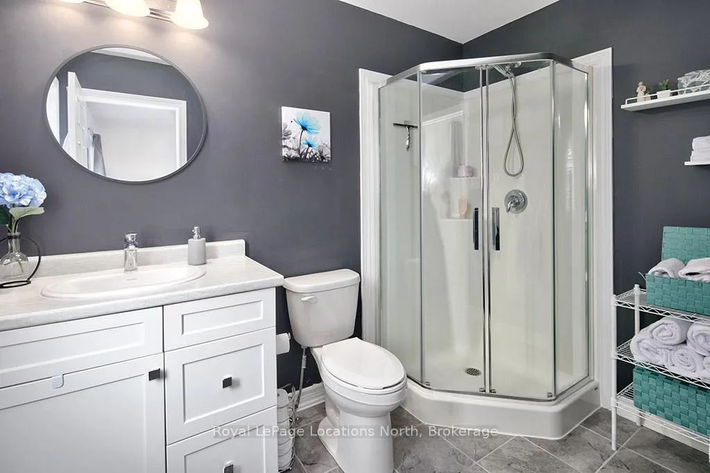 Photo 25 of 38 Plewes Drive, Collingwood — HOMEH